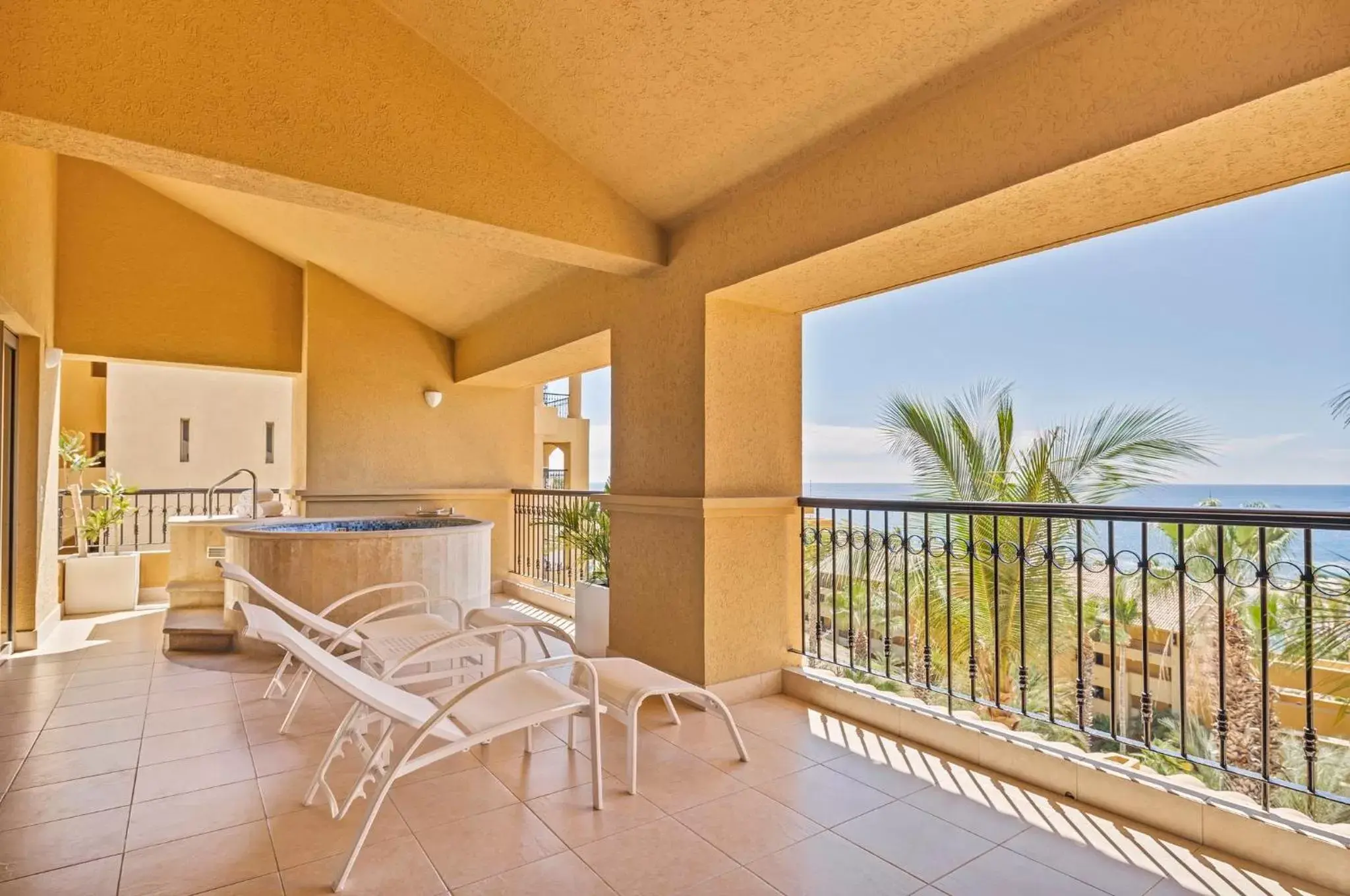 Photo of the whole room, Balcony/Terrace in Grand Fiesta Americana Los Cabos All Inclusive Golf & Spa