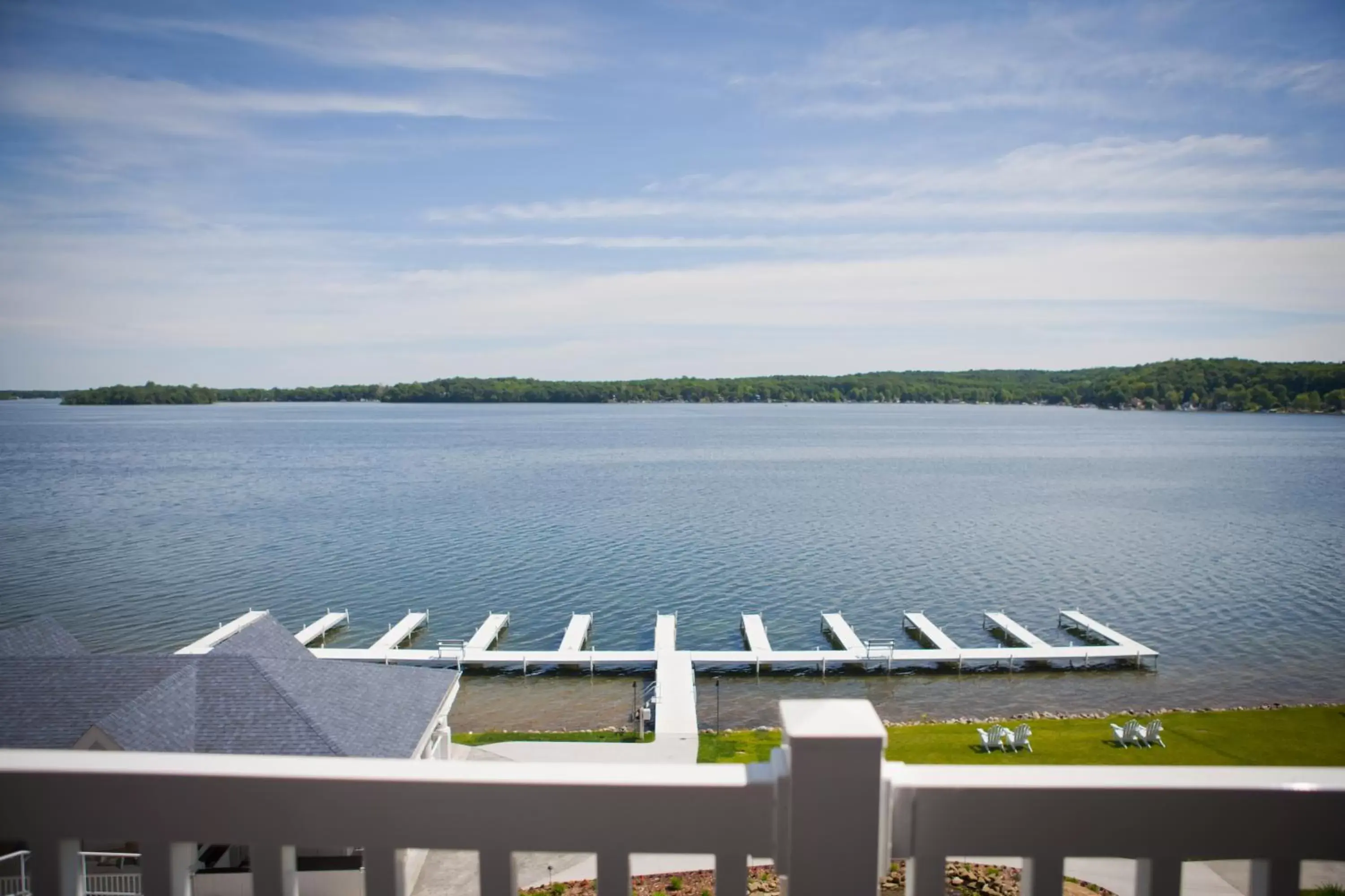 Balcony/Terrace, River View in Bay Pointe Inn