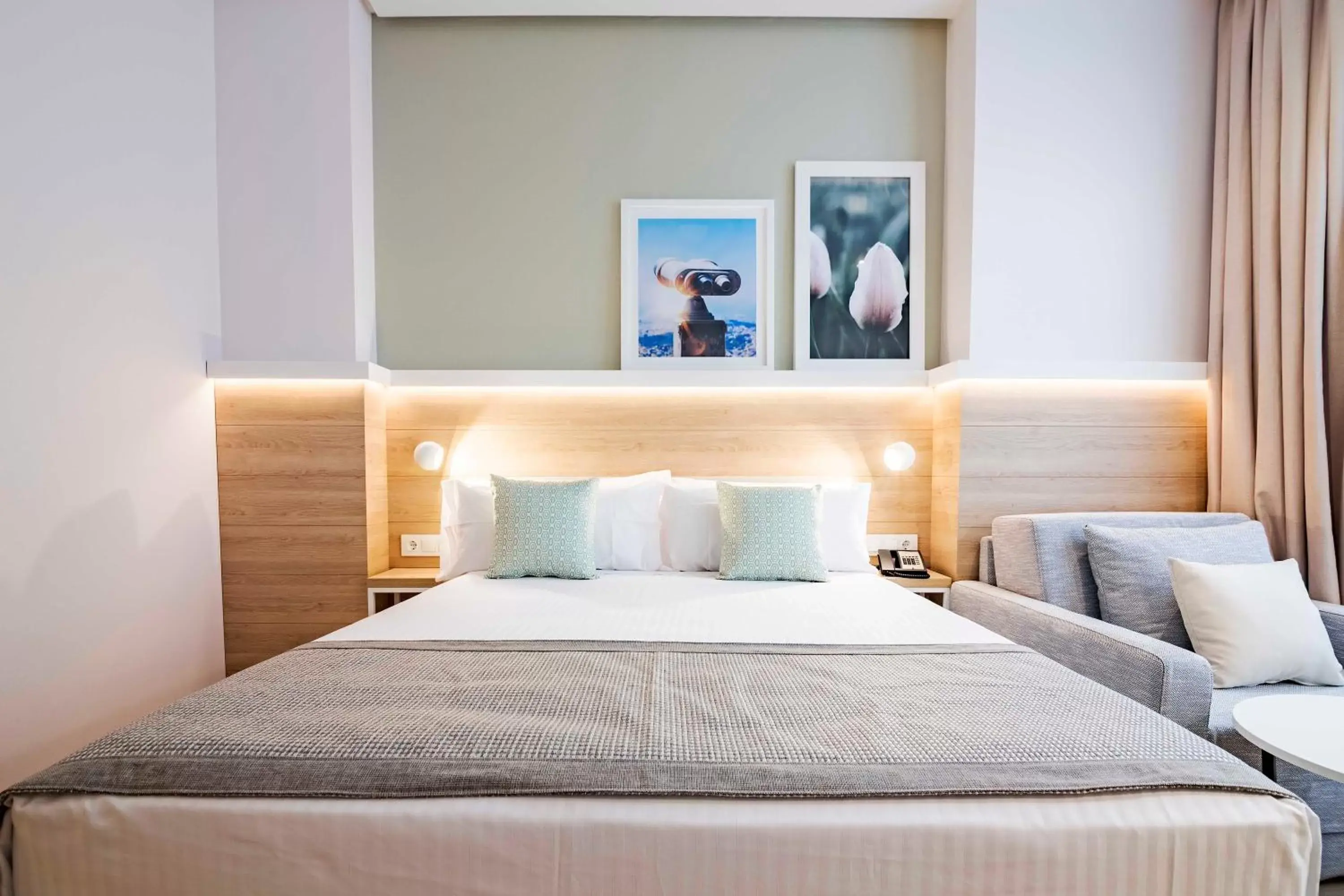 Bed in Golden Hotel Barcelona Bed in Golden Hotel Barcelona