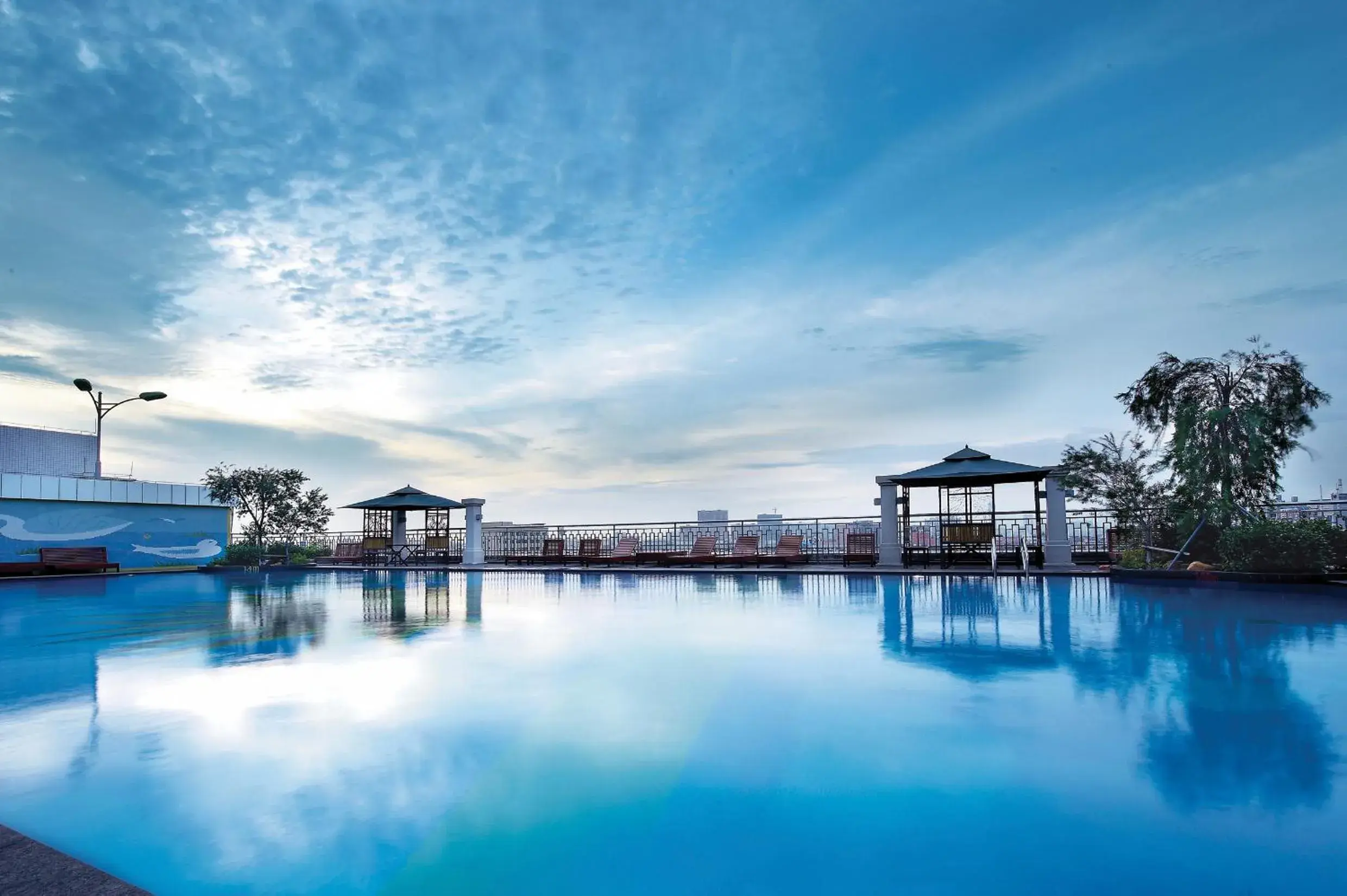 Swimming Pool in Regal Palace Hotel