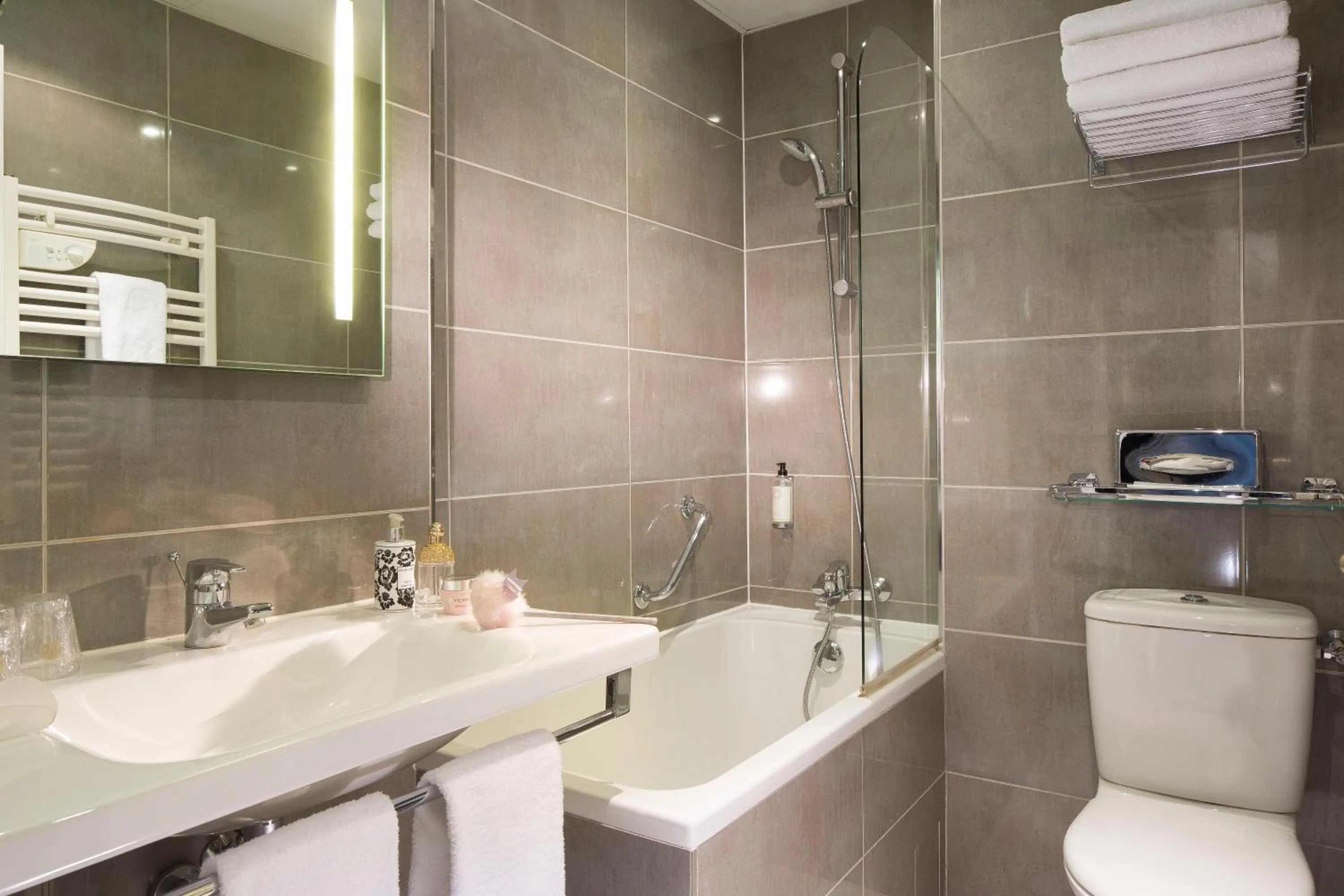 Photo of the whole room in Hotel Best Western Anjou Lafayette