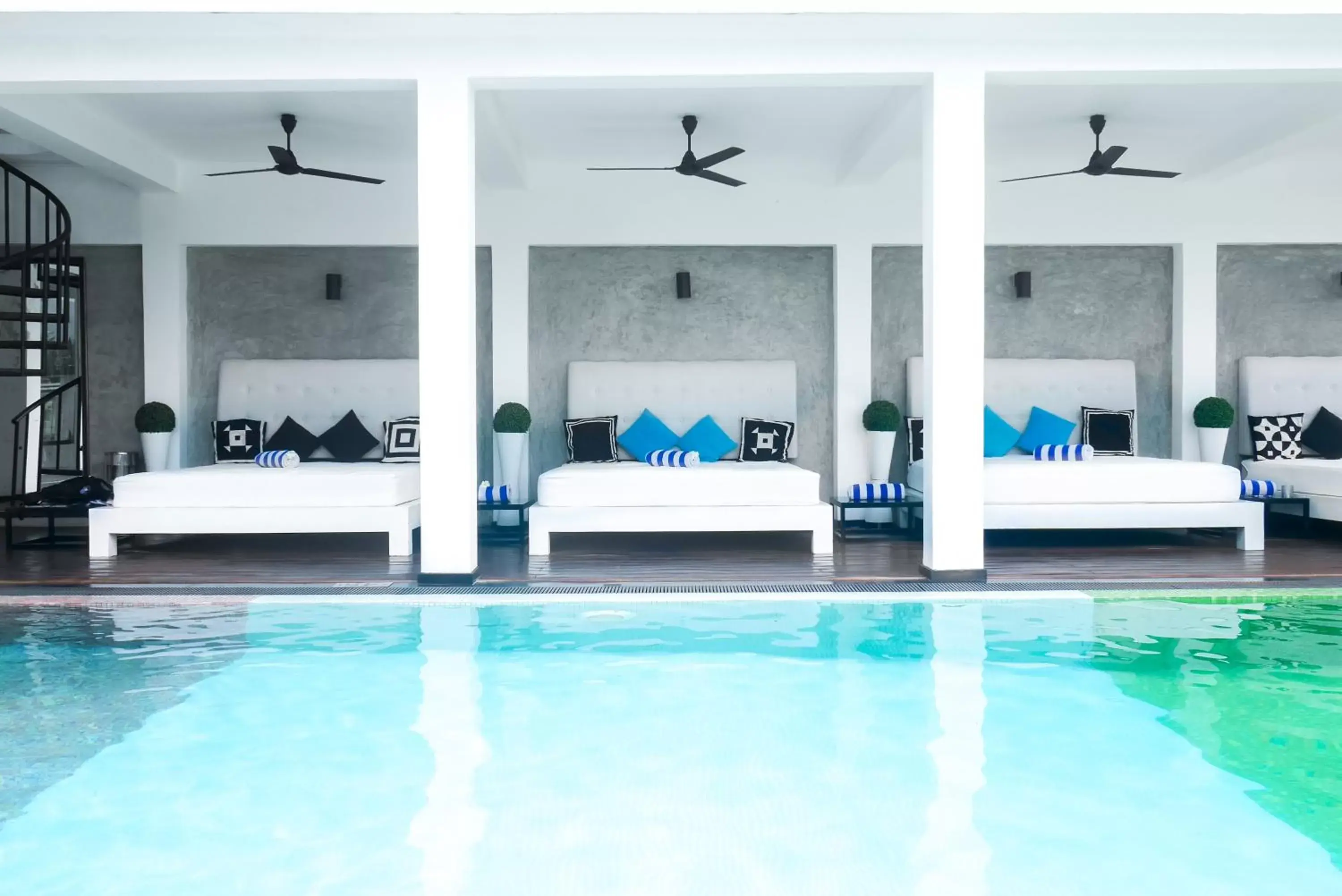 Communal lounge/ TV room, Swimming Pool in Levels Unawatuna