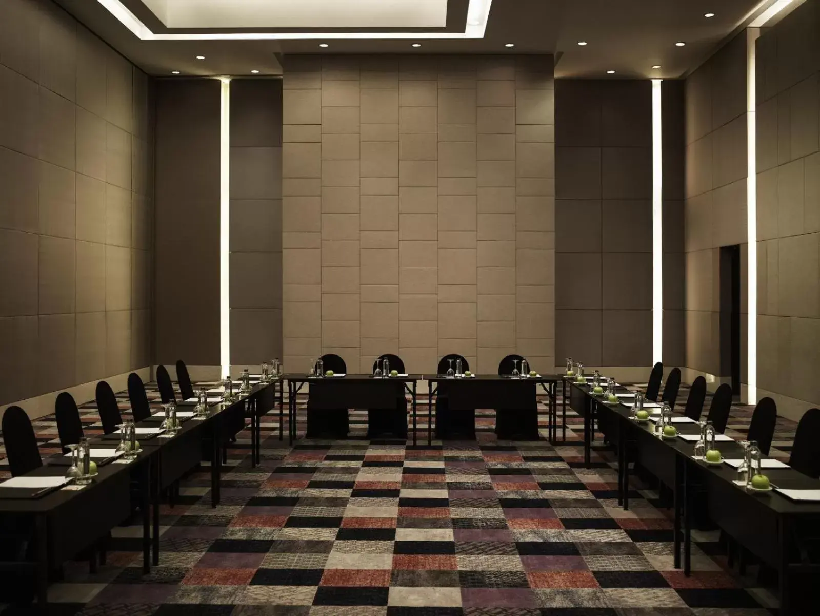 Meeting/conference room in TQT Hotel