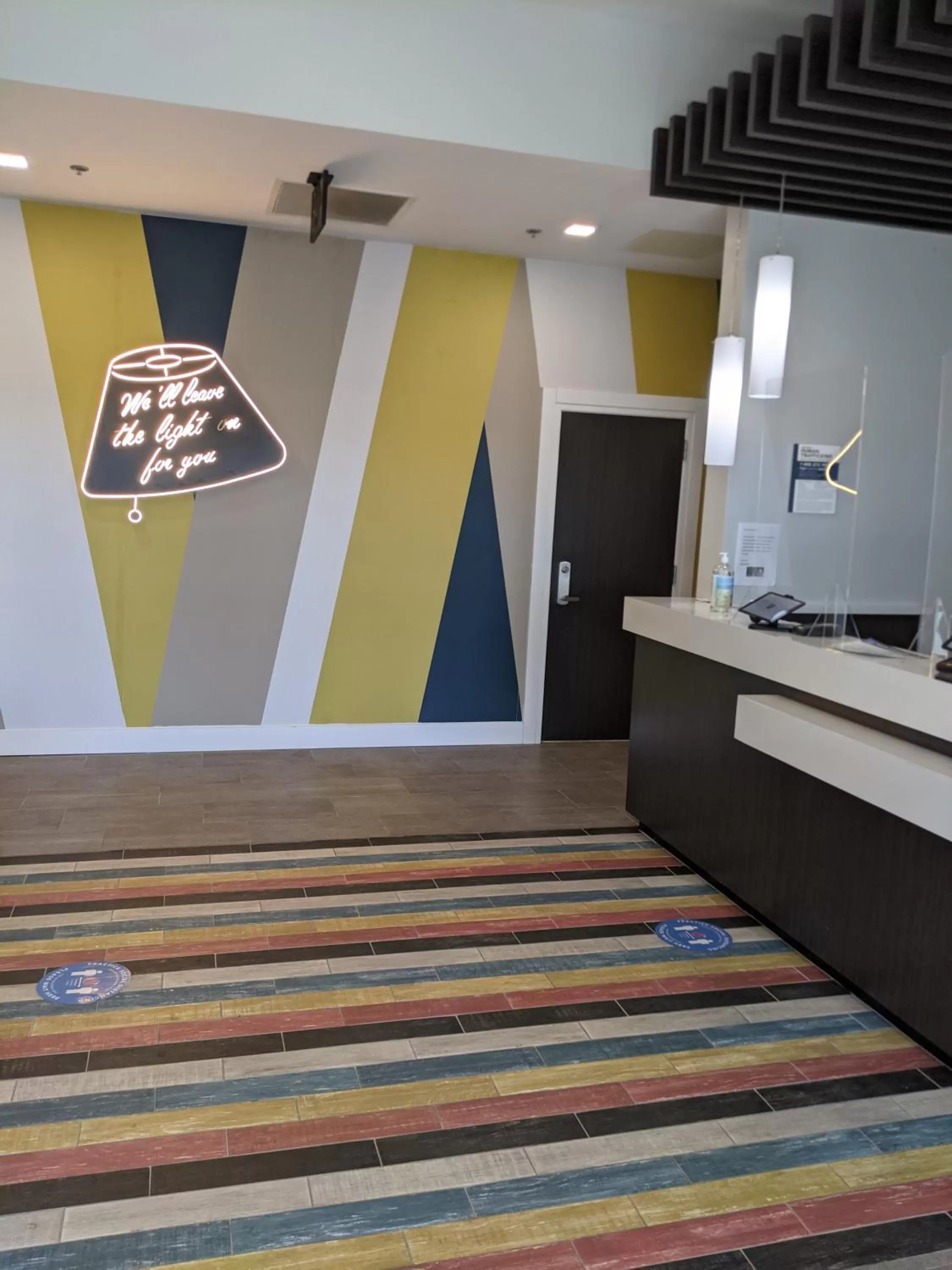 Property building in Studio 6 North Platte, NE - East