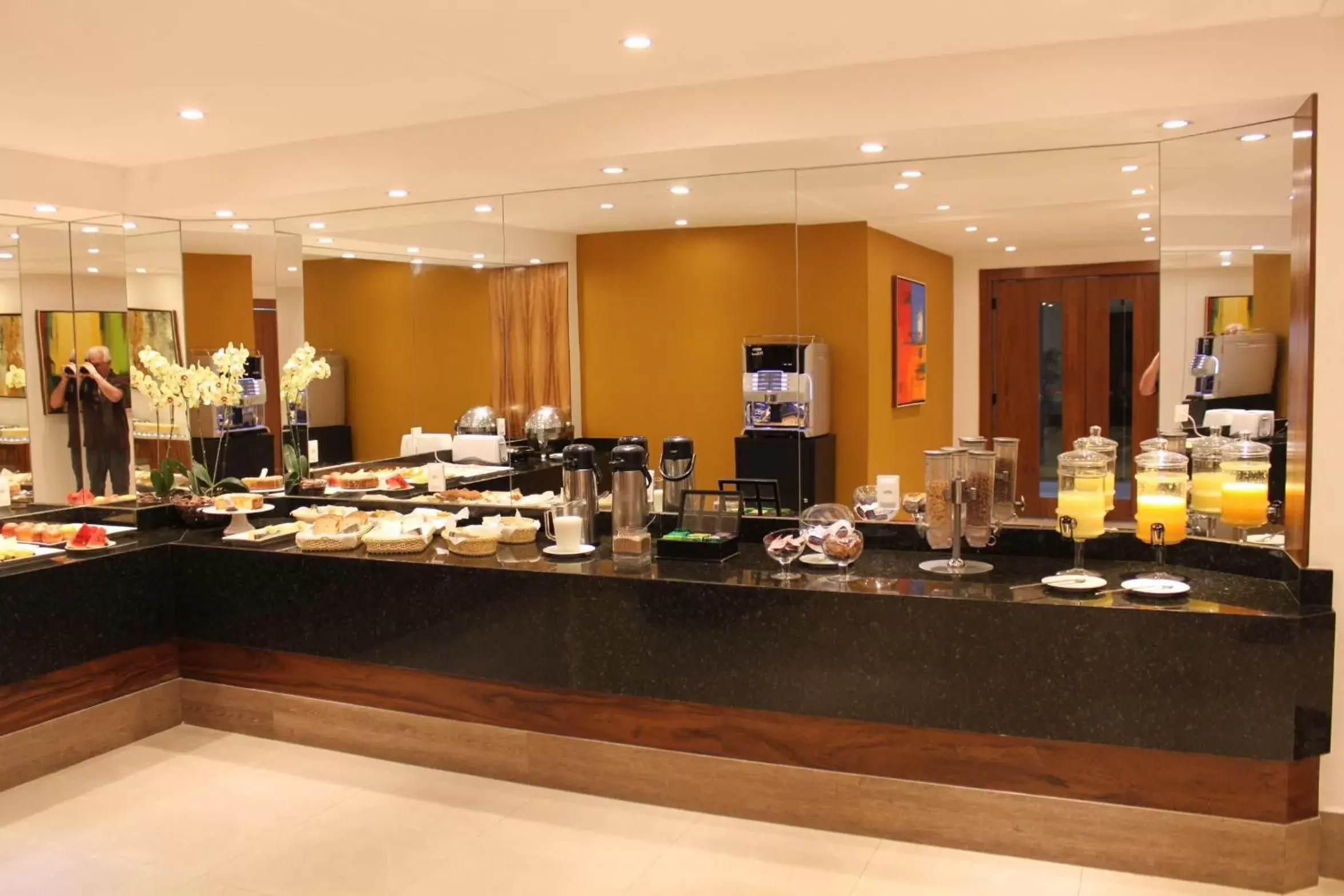 Buffet breakfast, Restaurant/Places to Eat in TRYP by Wyndham Rio de Janeiro Barra Parque Olímpico