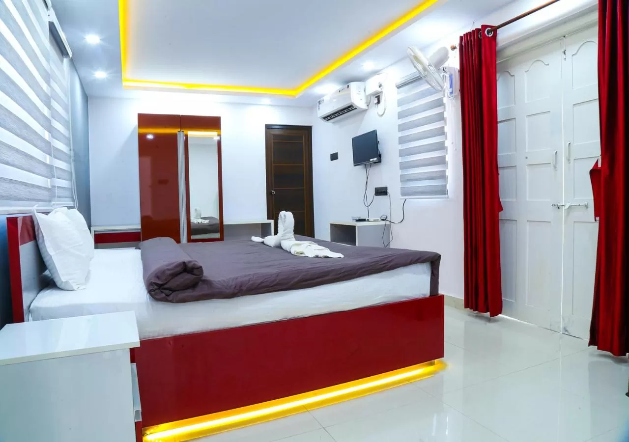 Photo of the whole room, Bed in M aples Jacks Place