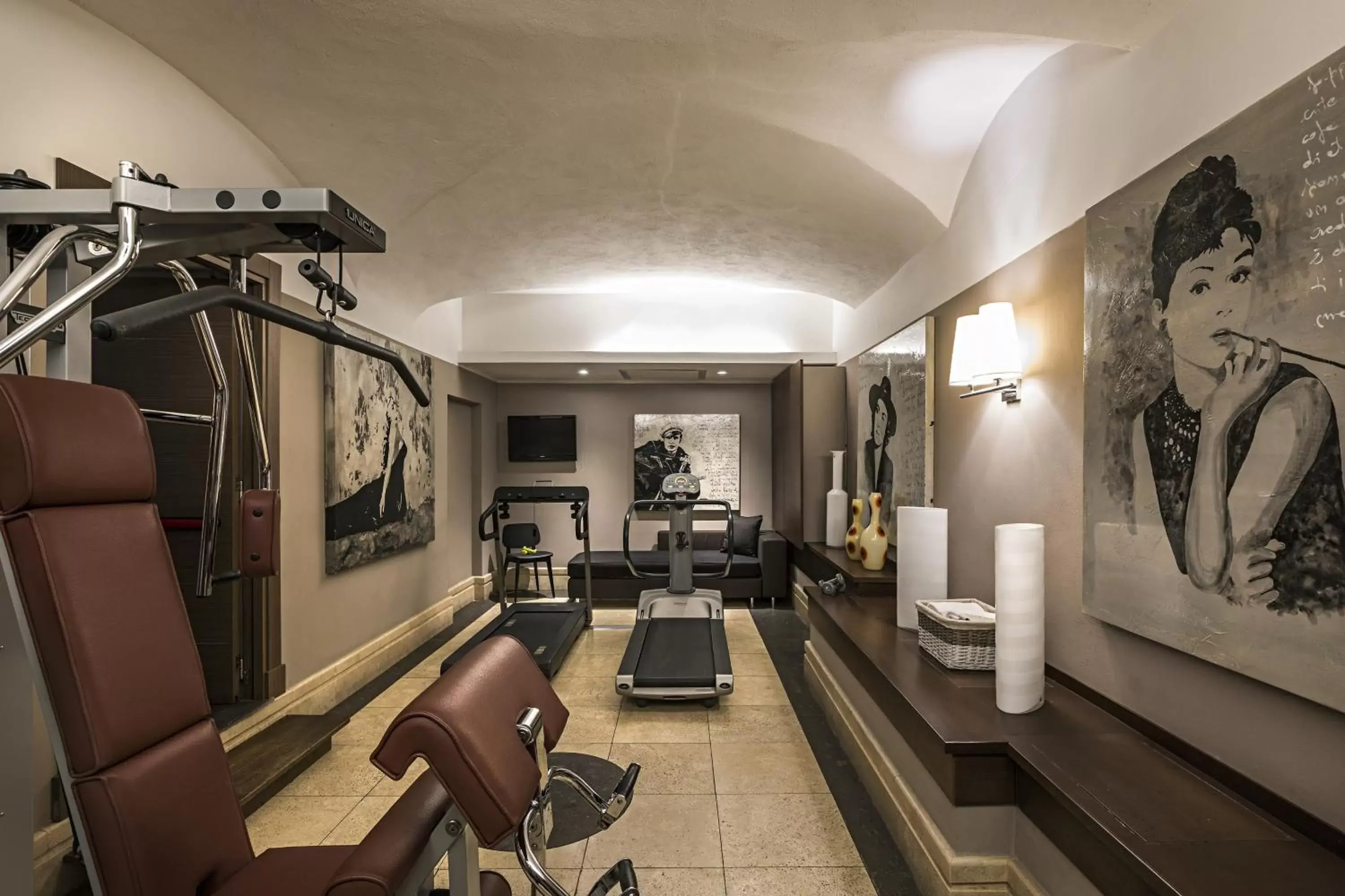 Fitness centre/facilities, Fitness Center/Facilities in The Independent Hotel