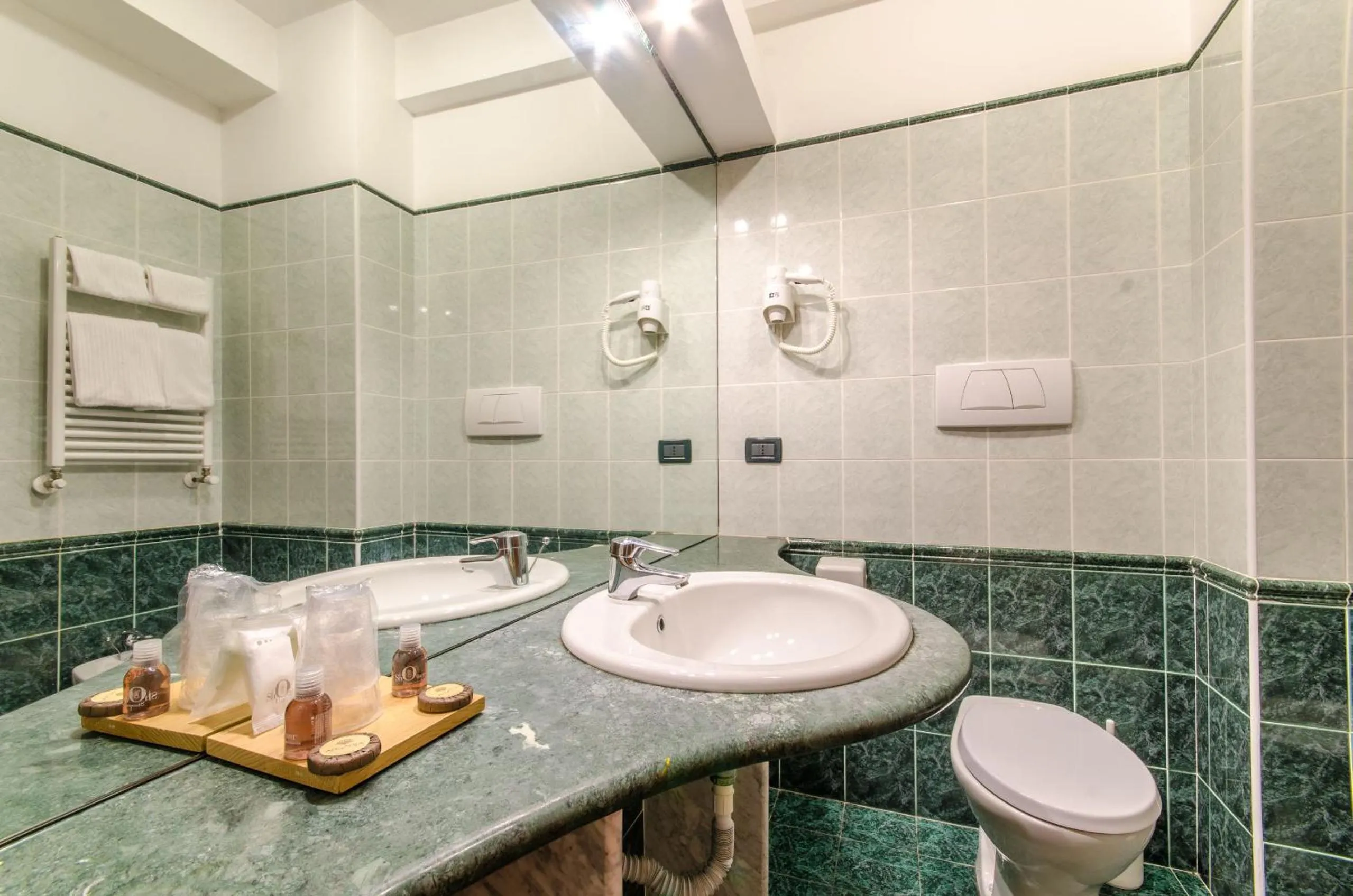 Shower in Hotel Federico II