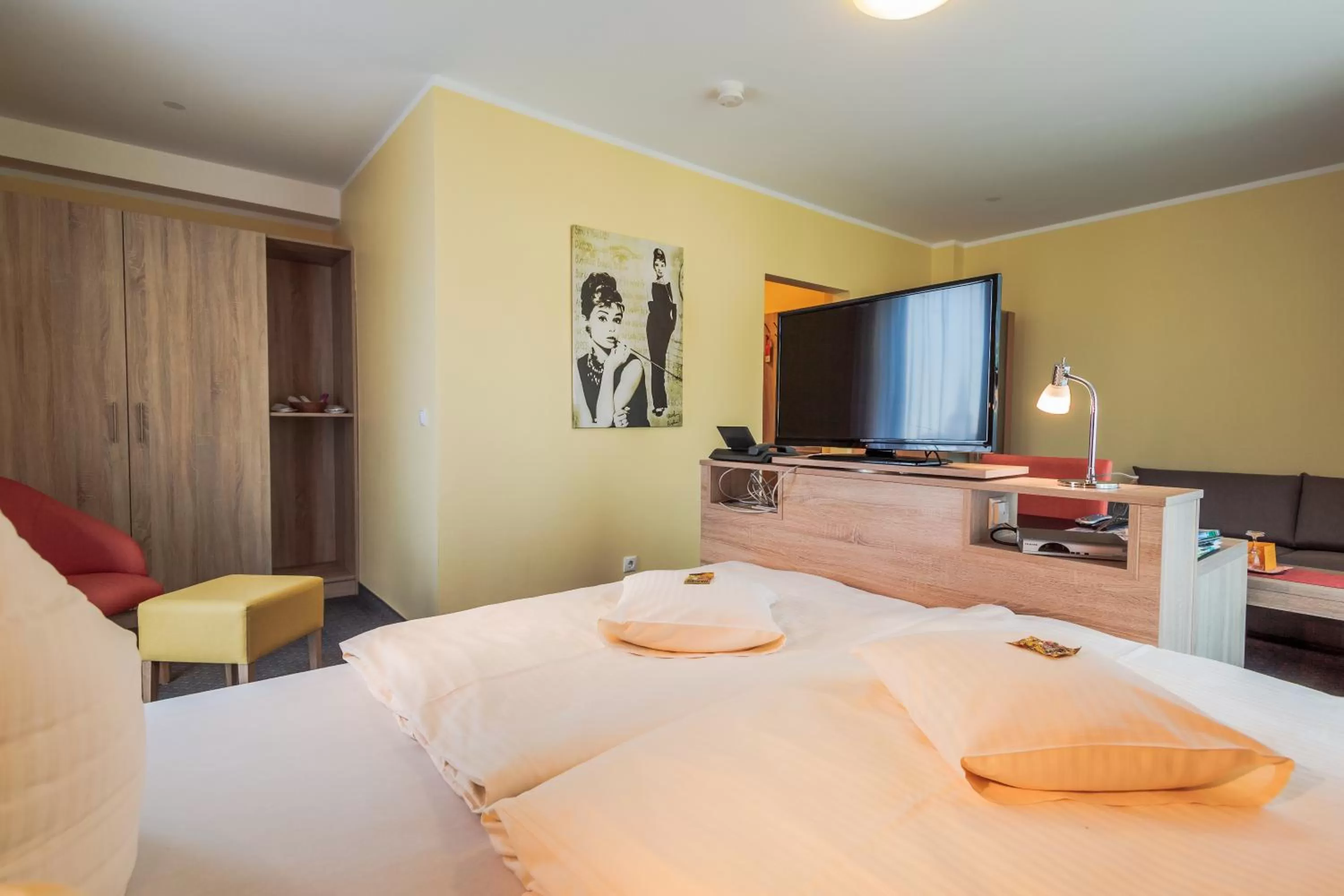 Photo of the whole room, Bed in Hotel Kasserolle