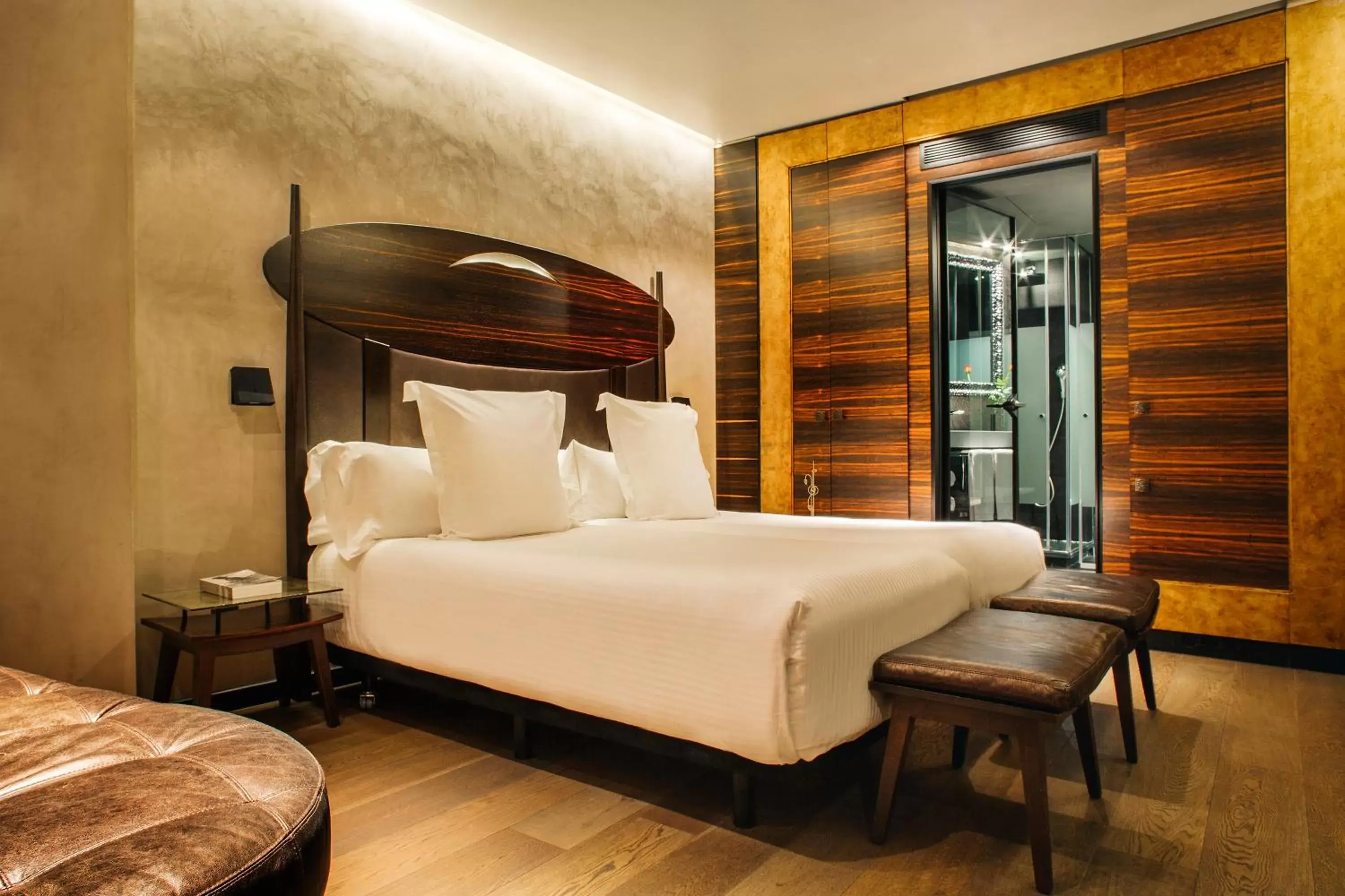 Bed in Hotel Bagués, a Small Luxury Hotel of the World