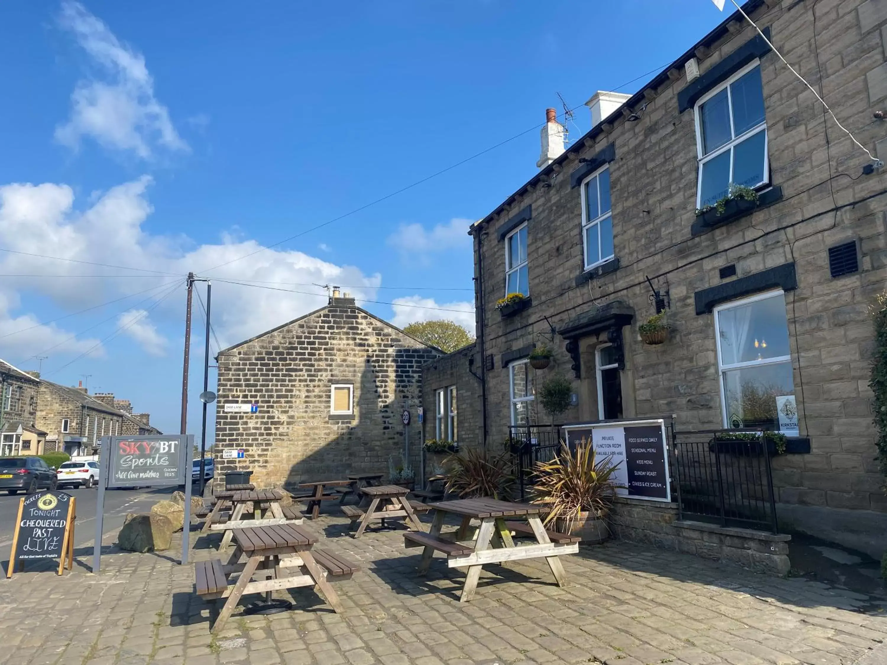 Property building in The White Swan, Yeadon