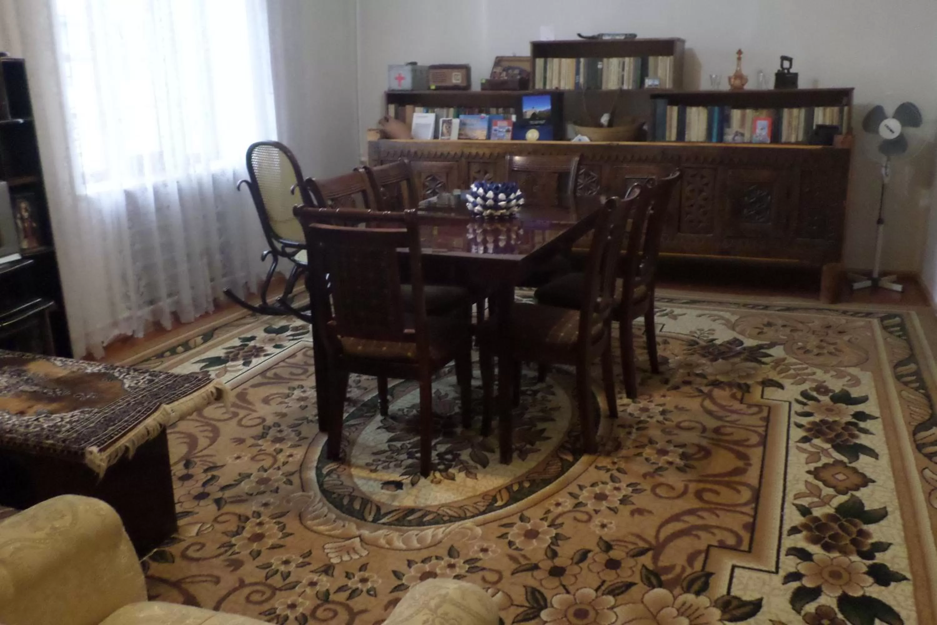 Communal lounge/ TV room in Spandaryan House