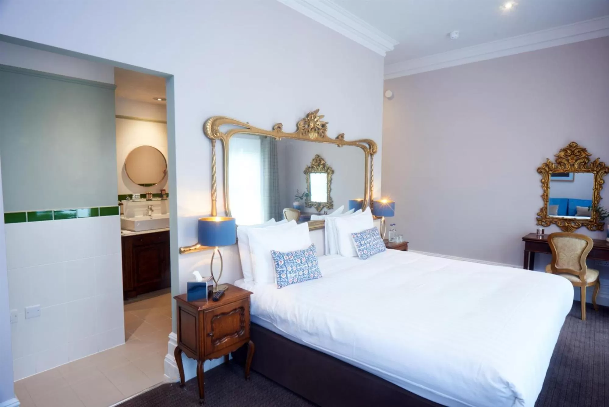 Bed in Embankment Hotel