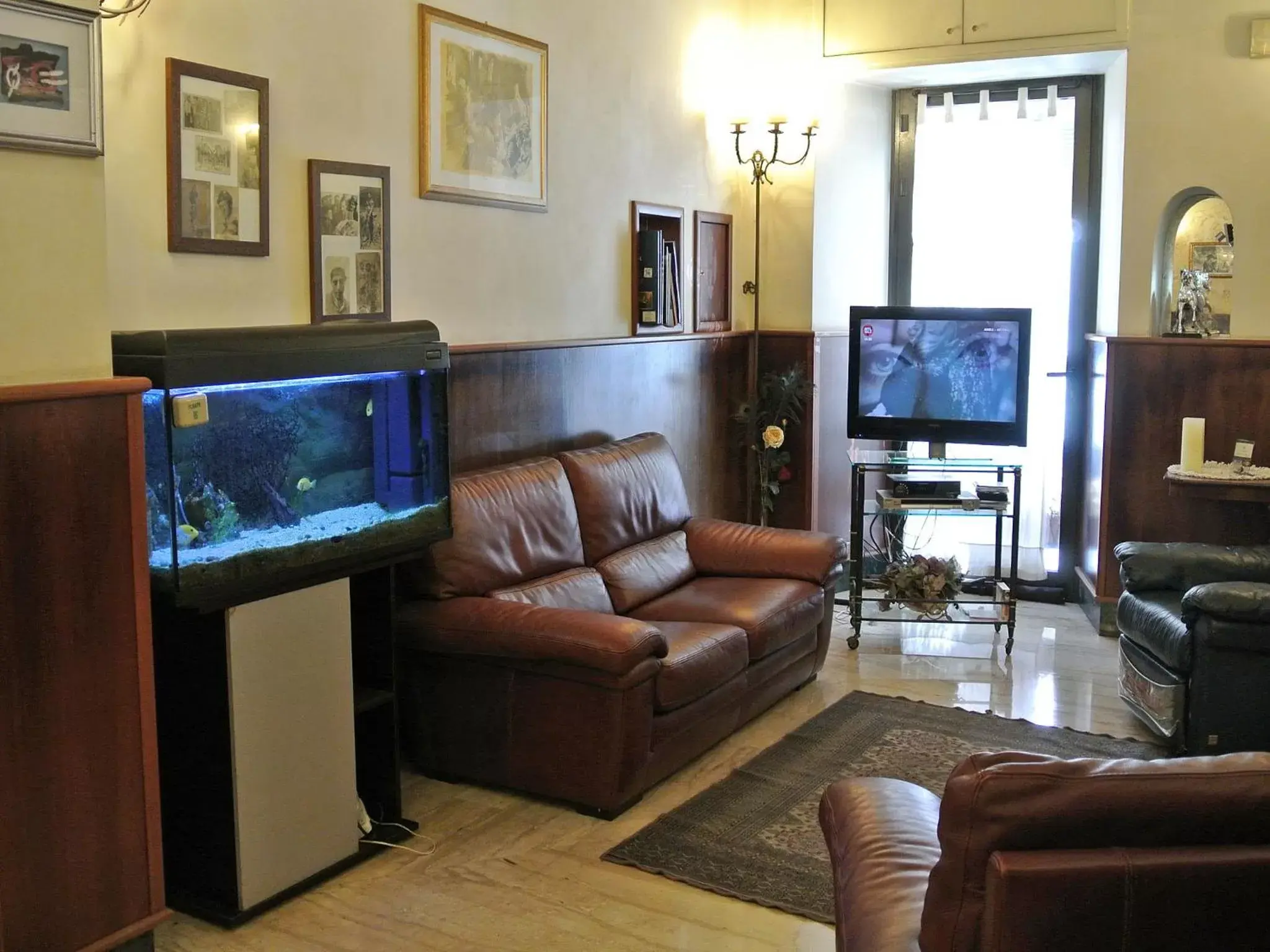 Day, Seating Area in Hotel Assisi