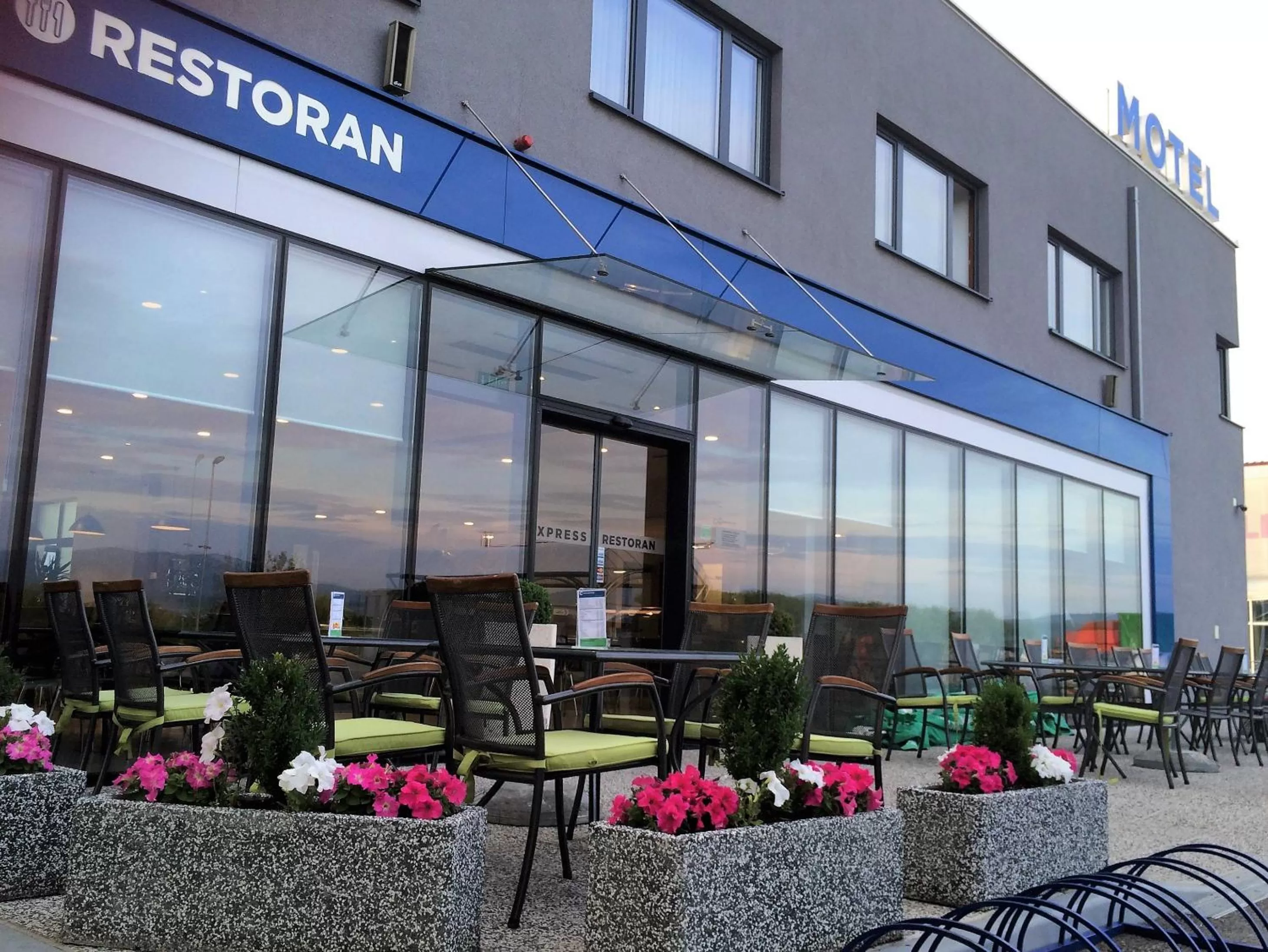 Area and facilities in Motel Kamenica