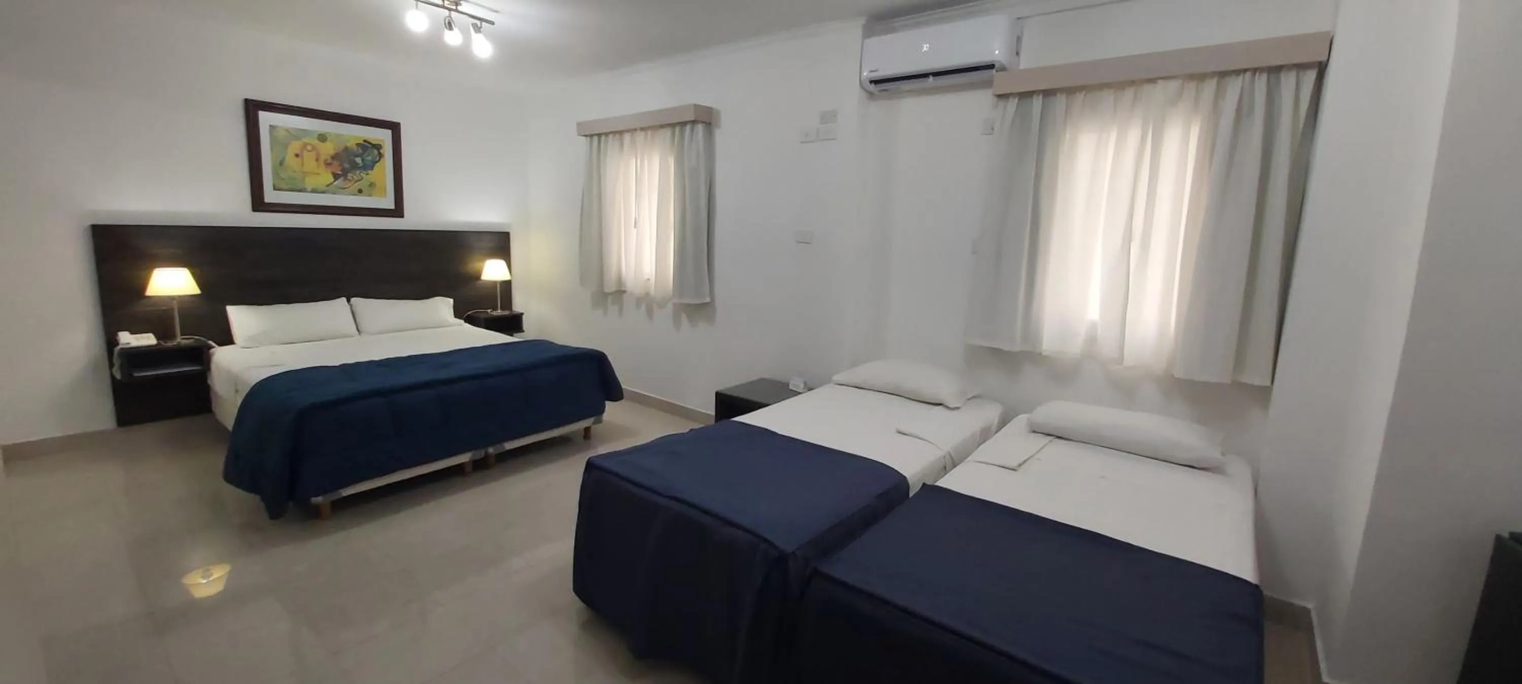 Bed in Hotel UTHGRA de las Luces