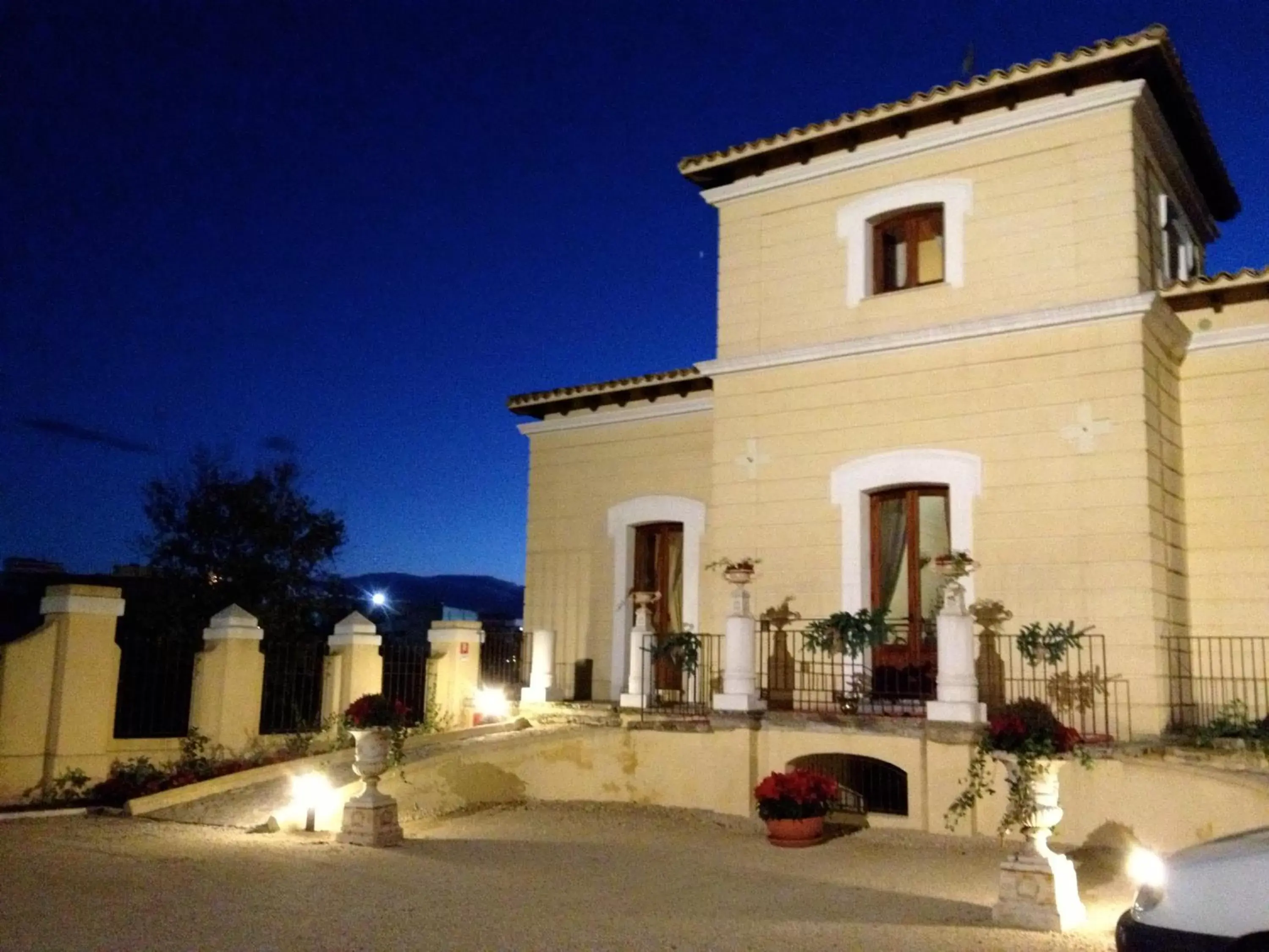 Facade/entrance, Property Building in Hotel Villa Calandrino