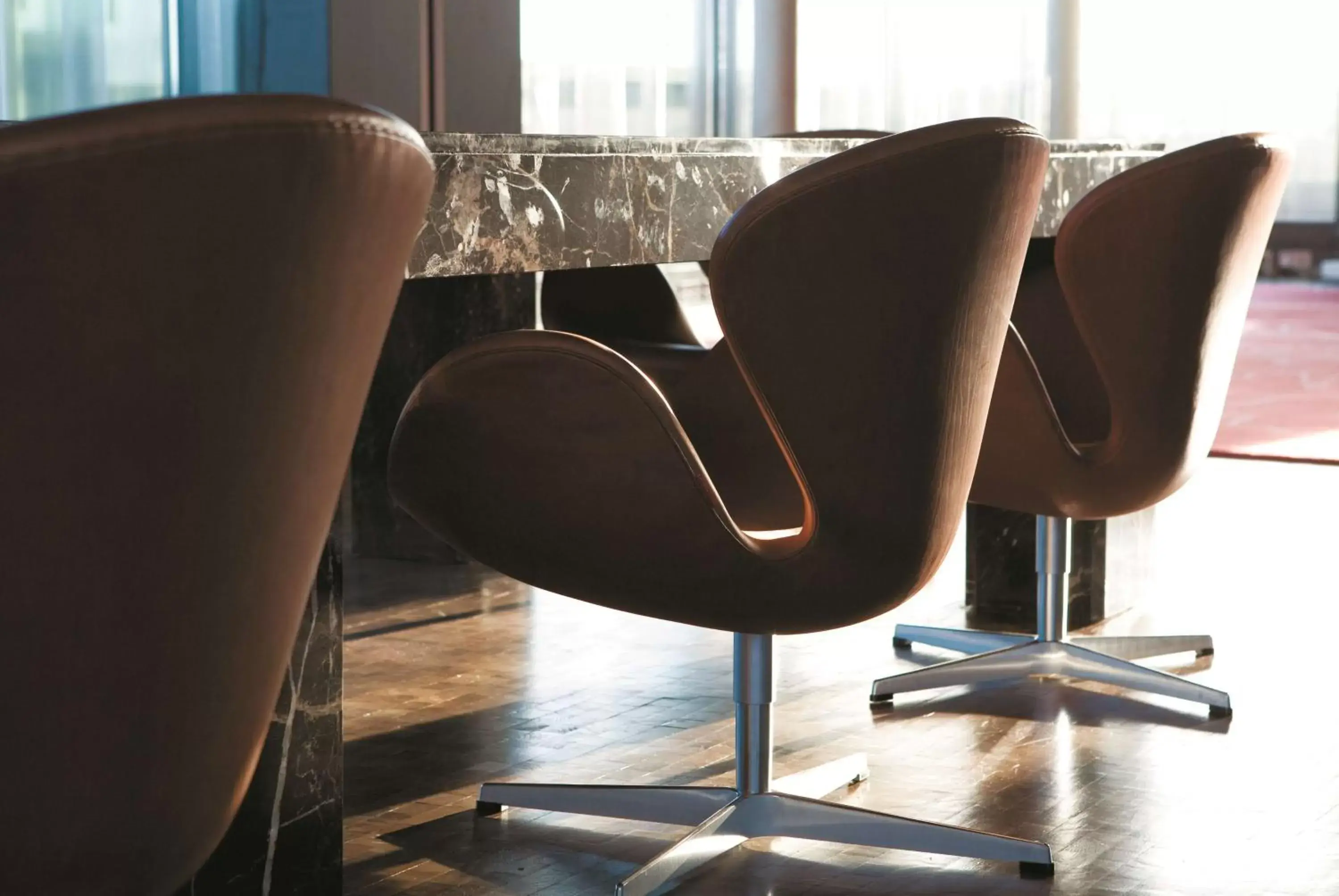 Photo of the whole room, Seating Area in Radisson Blu Royal Hotel Dublin