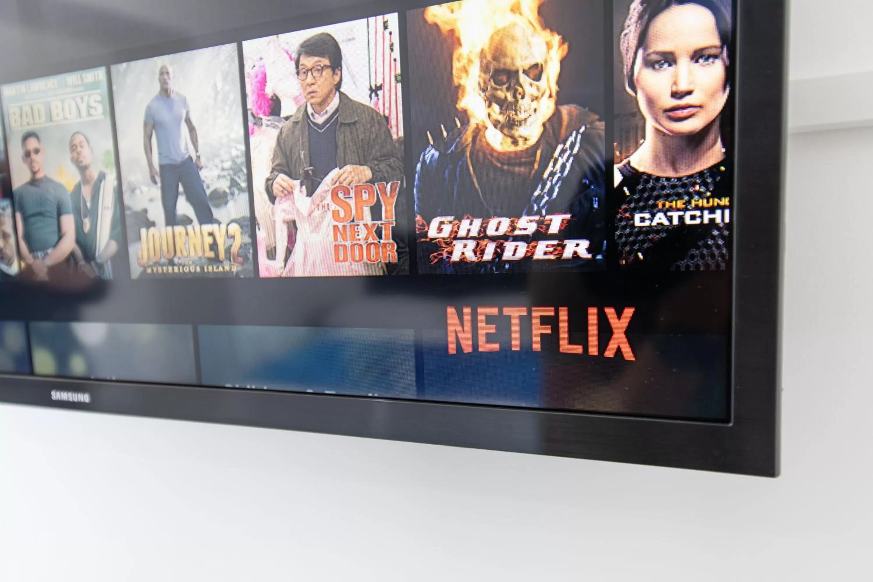 Communal lounge/ TV room in The Adonis Hotel