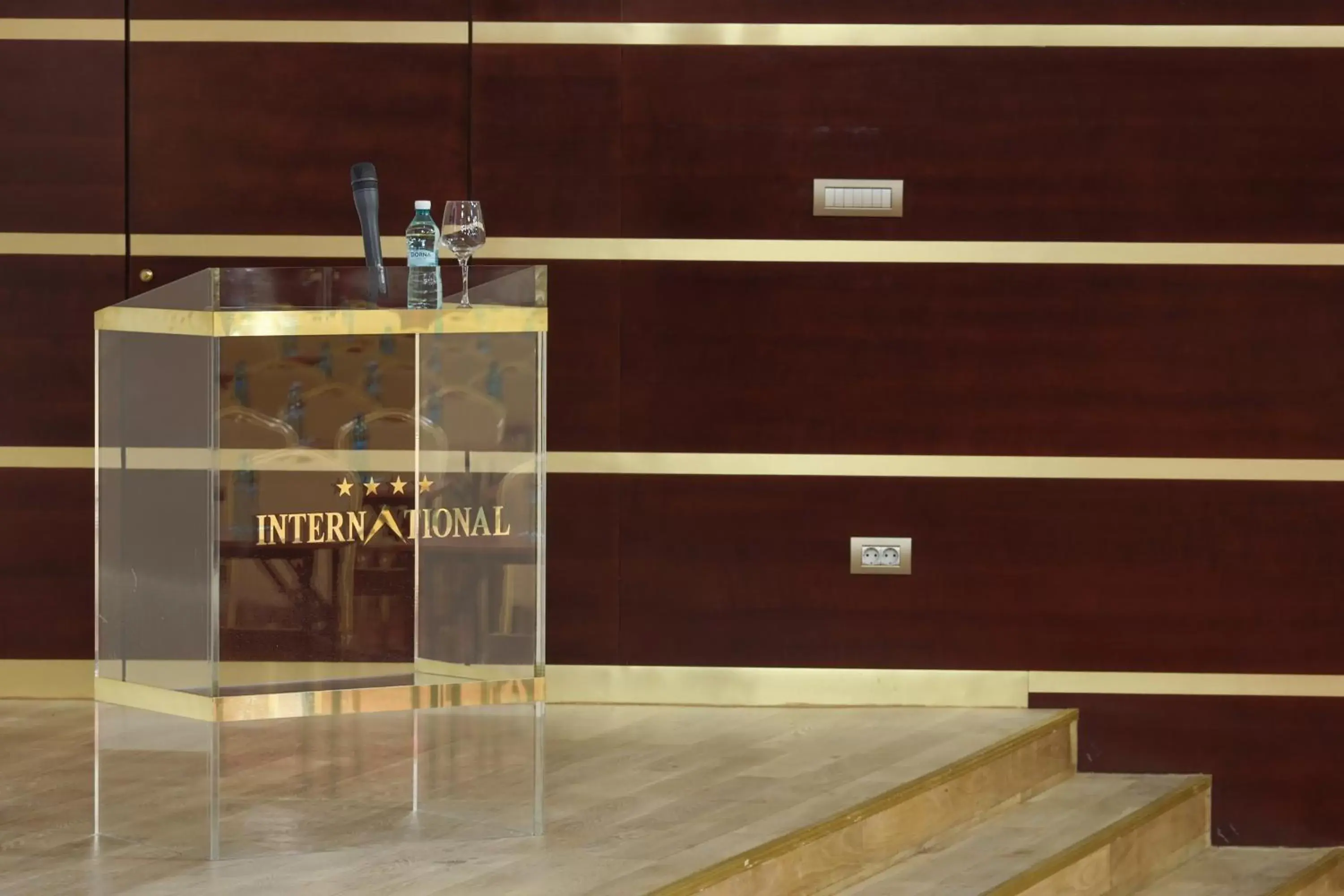 Business facilities, Bathroom in Hotel International Iasi