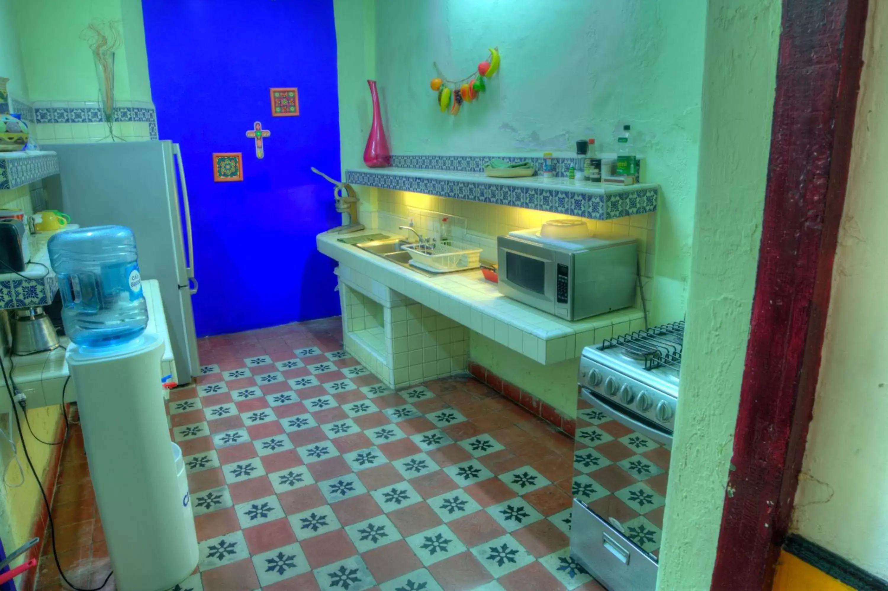 Communal kitchen, Bathroom in Hotel Luz en Yucatan