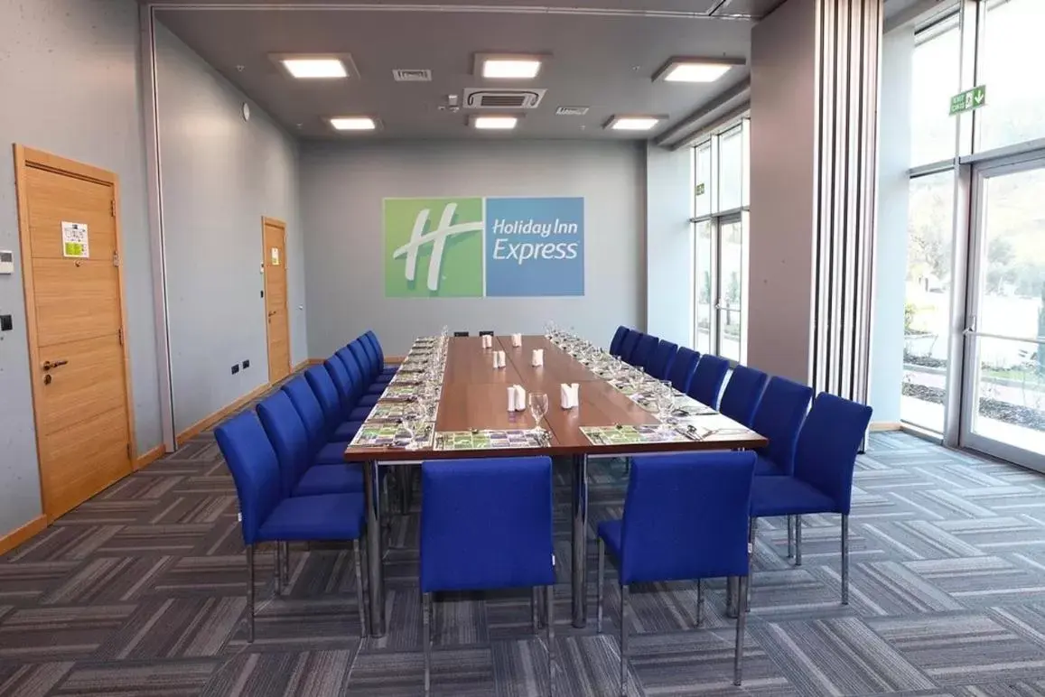 Meeting/conference room in Holiday Inn Express Manisa-West, an IHG Hotel