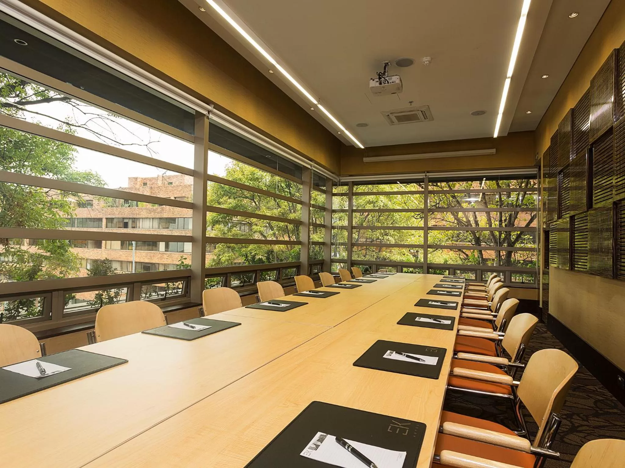 Business facilities in EK Hotel By Preferred Hotels Group