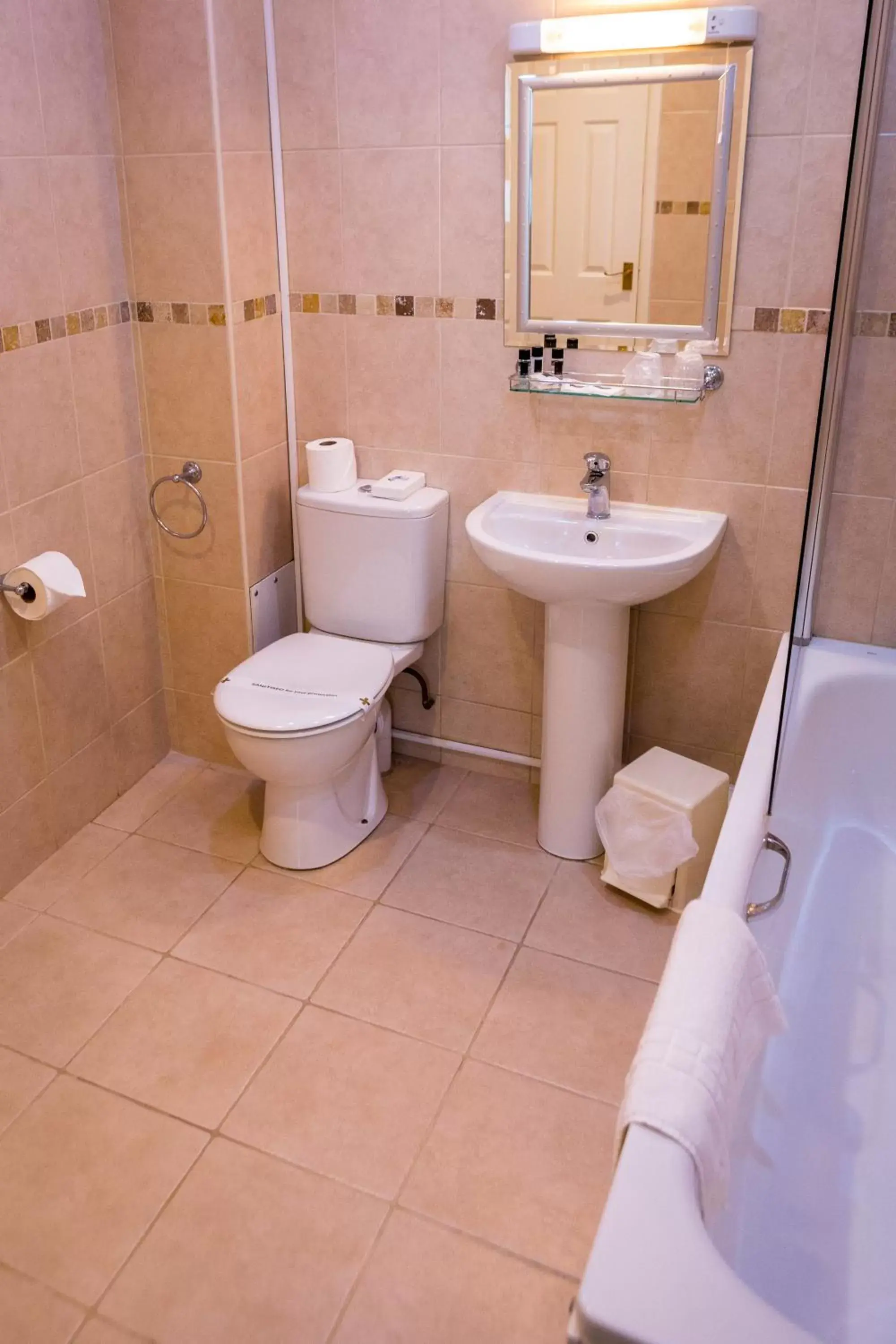 Bathroom in Best Western Plus West Retford Hotel