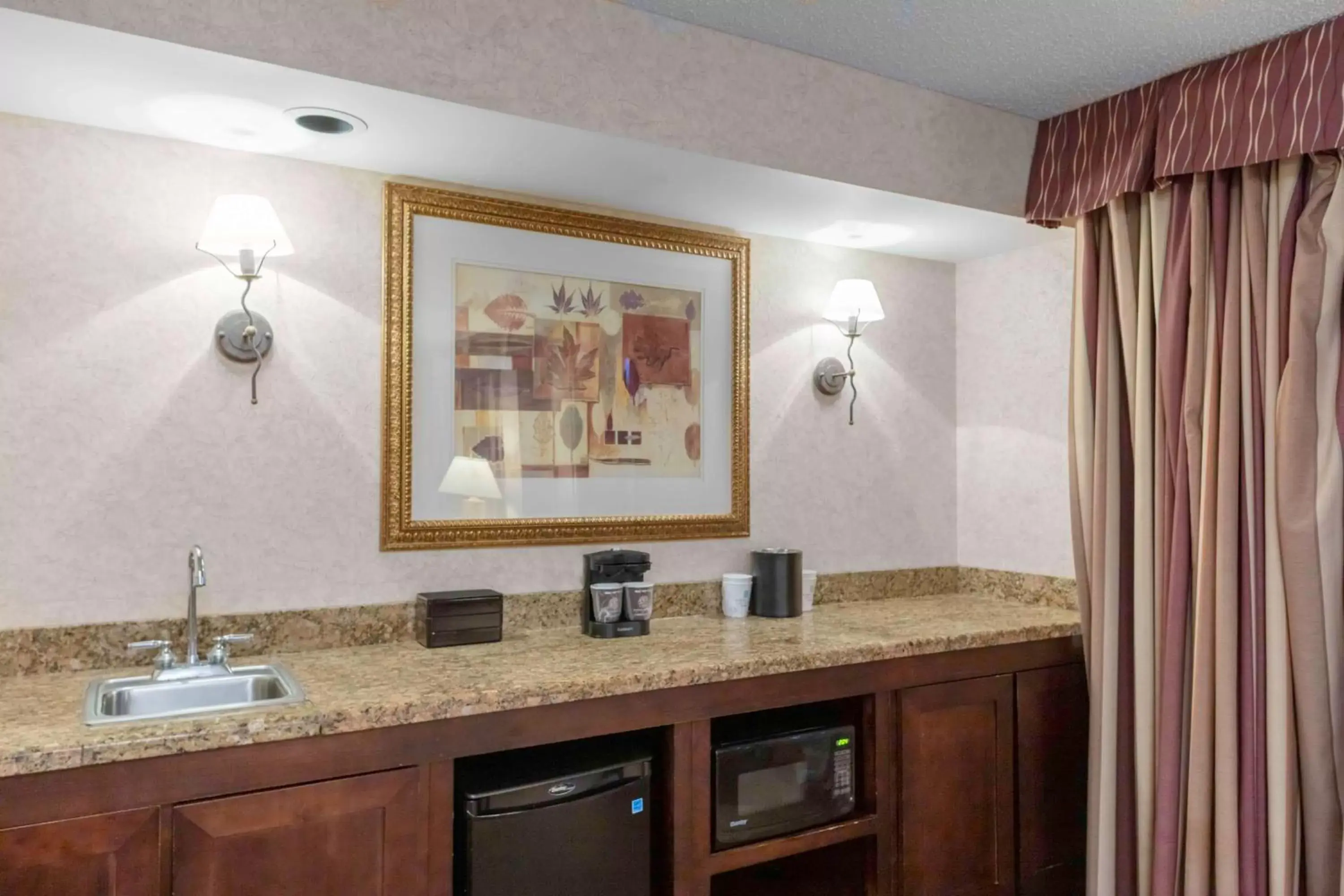 Photo of the whole room in Embassy Suites by Hilton Kansas City Plaza Photo of the whole room in Embassy Suites by Hilton Kansas City Plaza