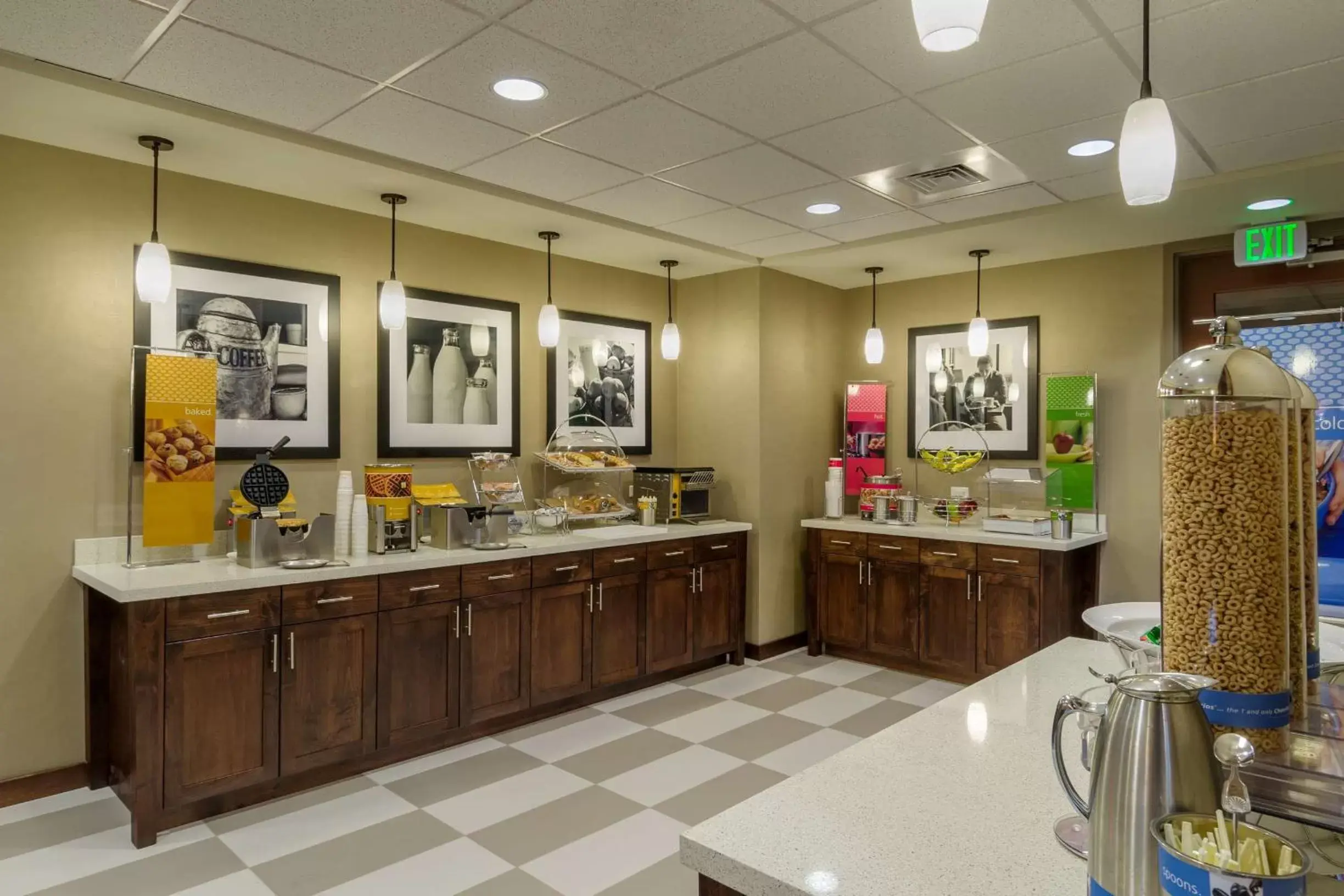 Dining area, Restaurant/Places to Eat in Hampton Inn & Suites Portland/Vancouver