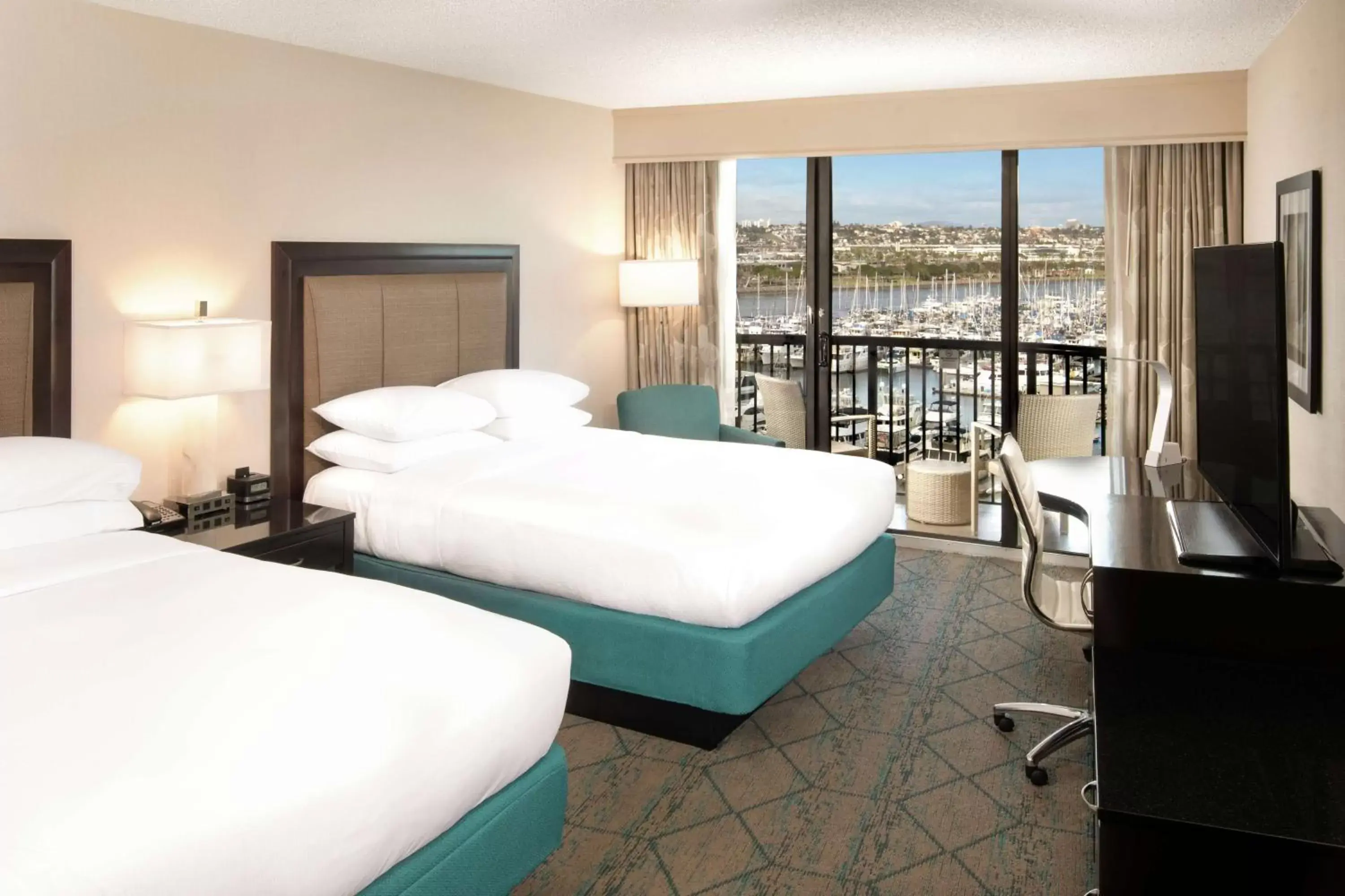 Bedroom in Hilton San Diego Airport/Harbor Island