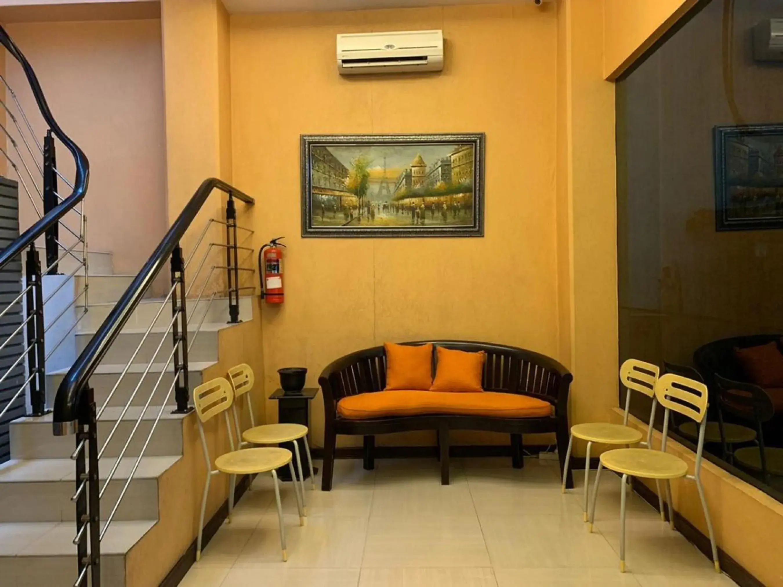 Area and facilities, Seating Area in Hotel Rumah Shinta