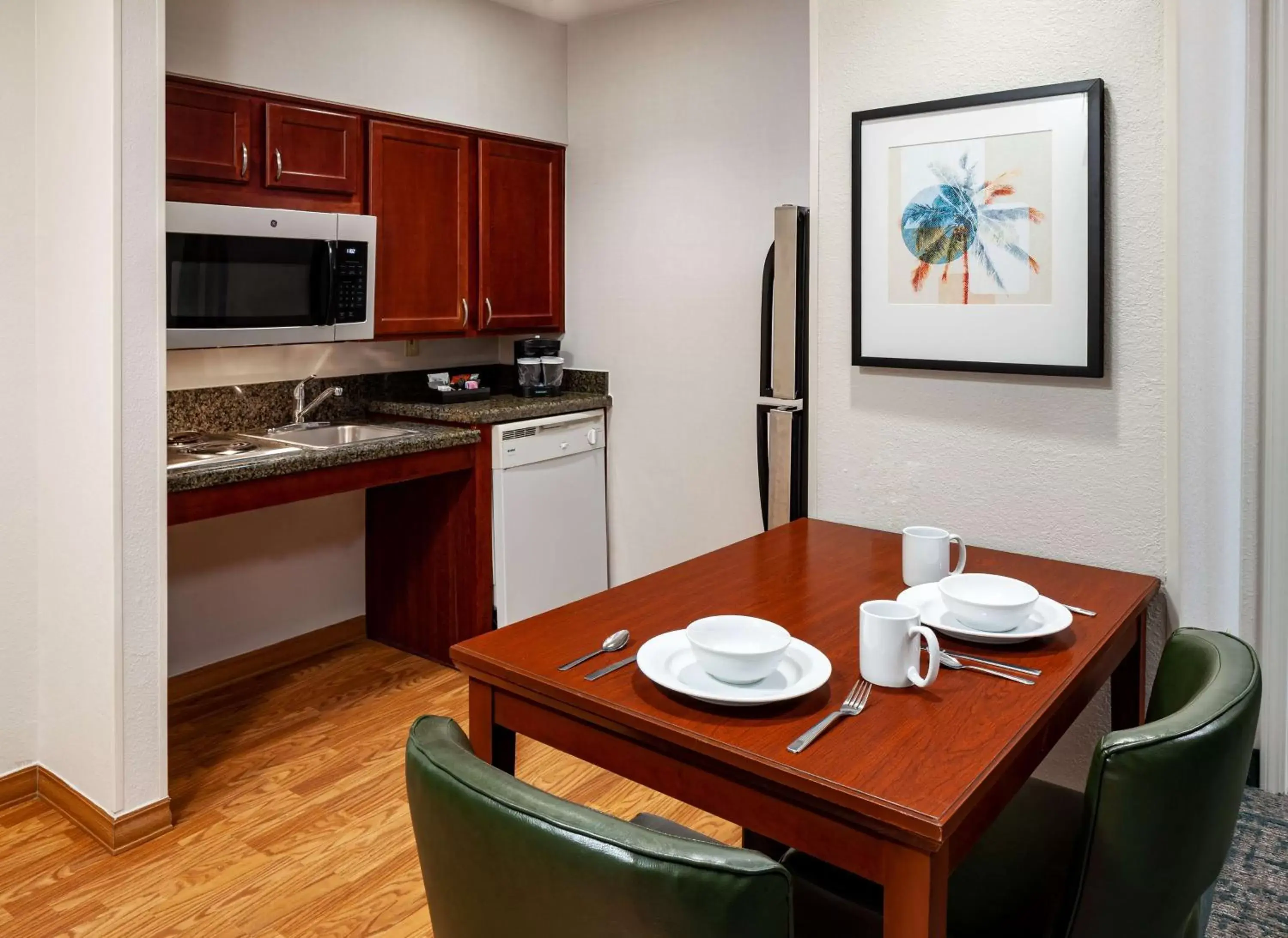 Kitchen or kitchenette, Kitchen/Kitchenette in Homewood Suites by Hilton Jacksonville-South/St. Johns Ctr.