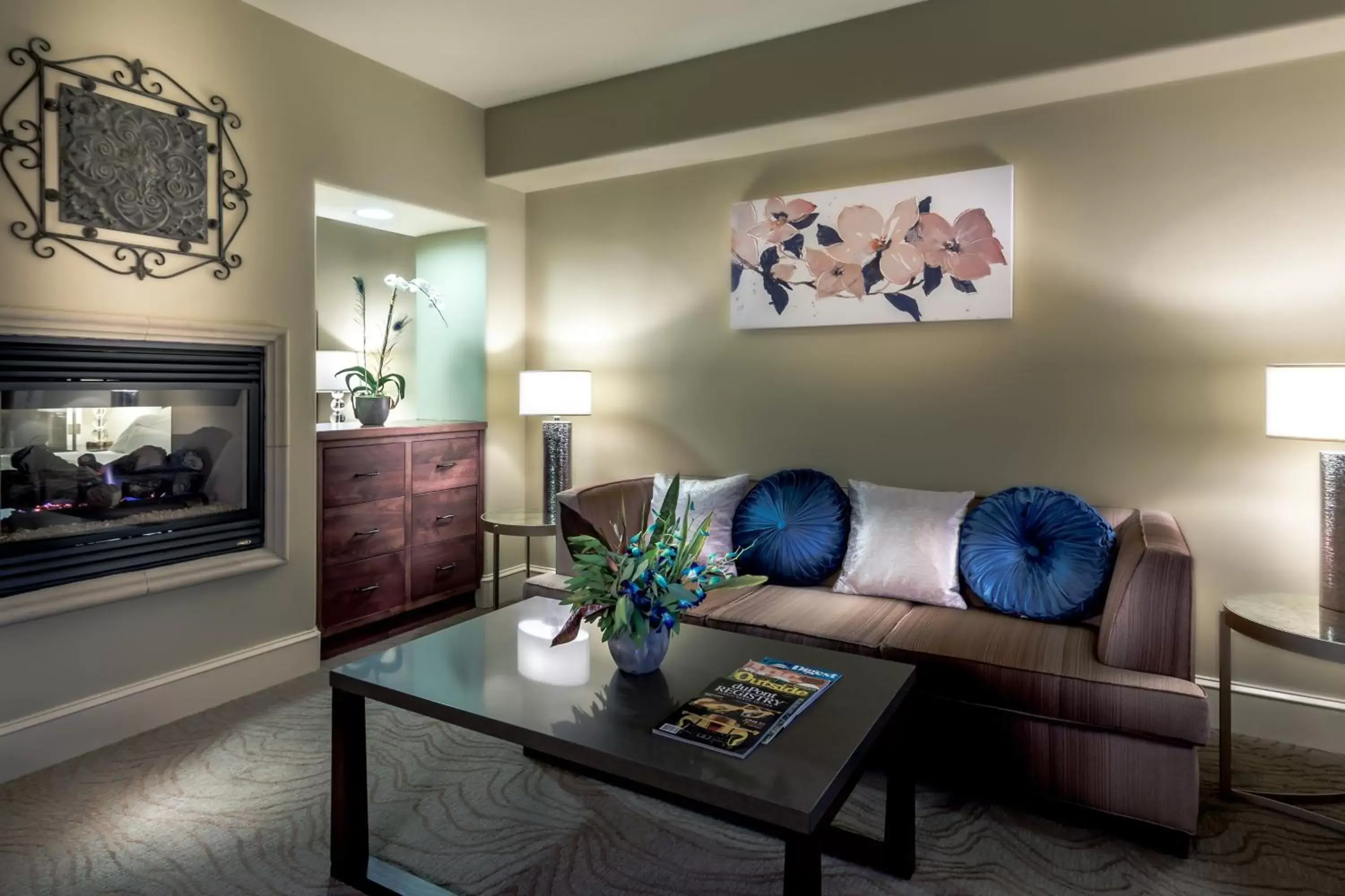 Photo of the whole room, Seating Area in The Westin Sacramento