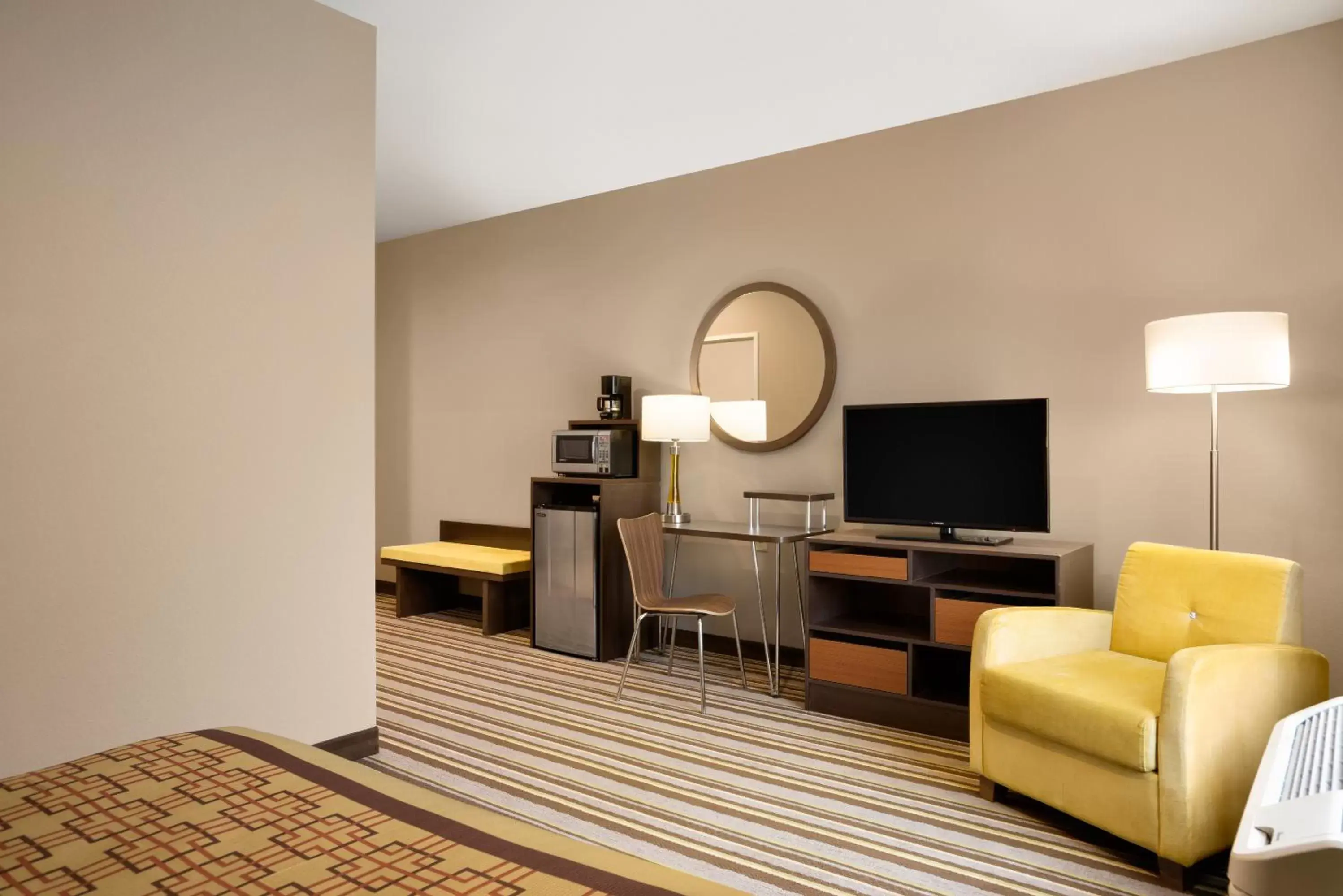 Bedroom, TV/Entertainment Center in Super 8 by Wyndham Hershey
