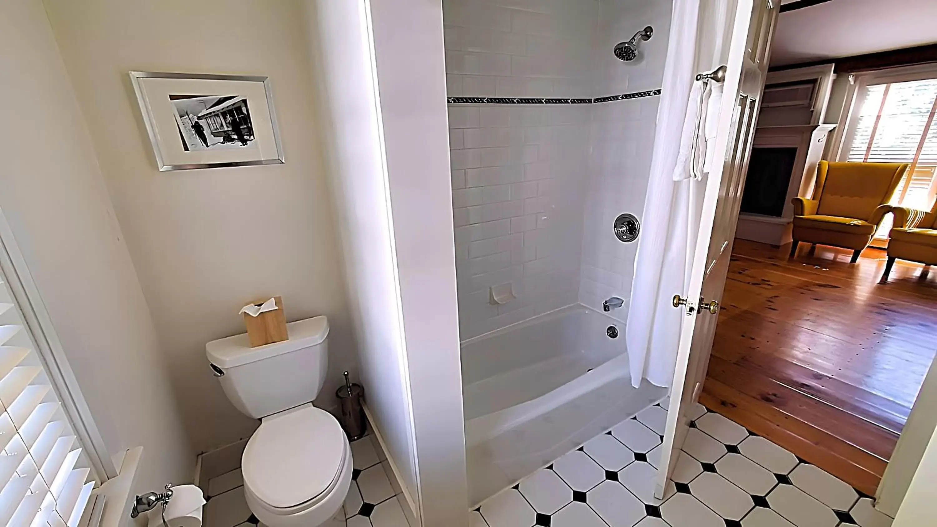 Bathroom in Four Columns Inn