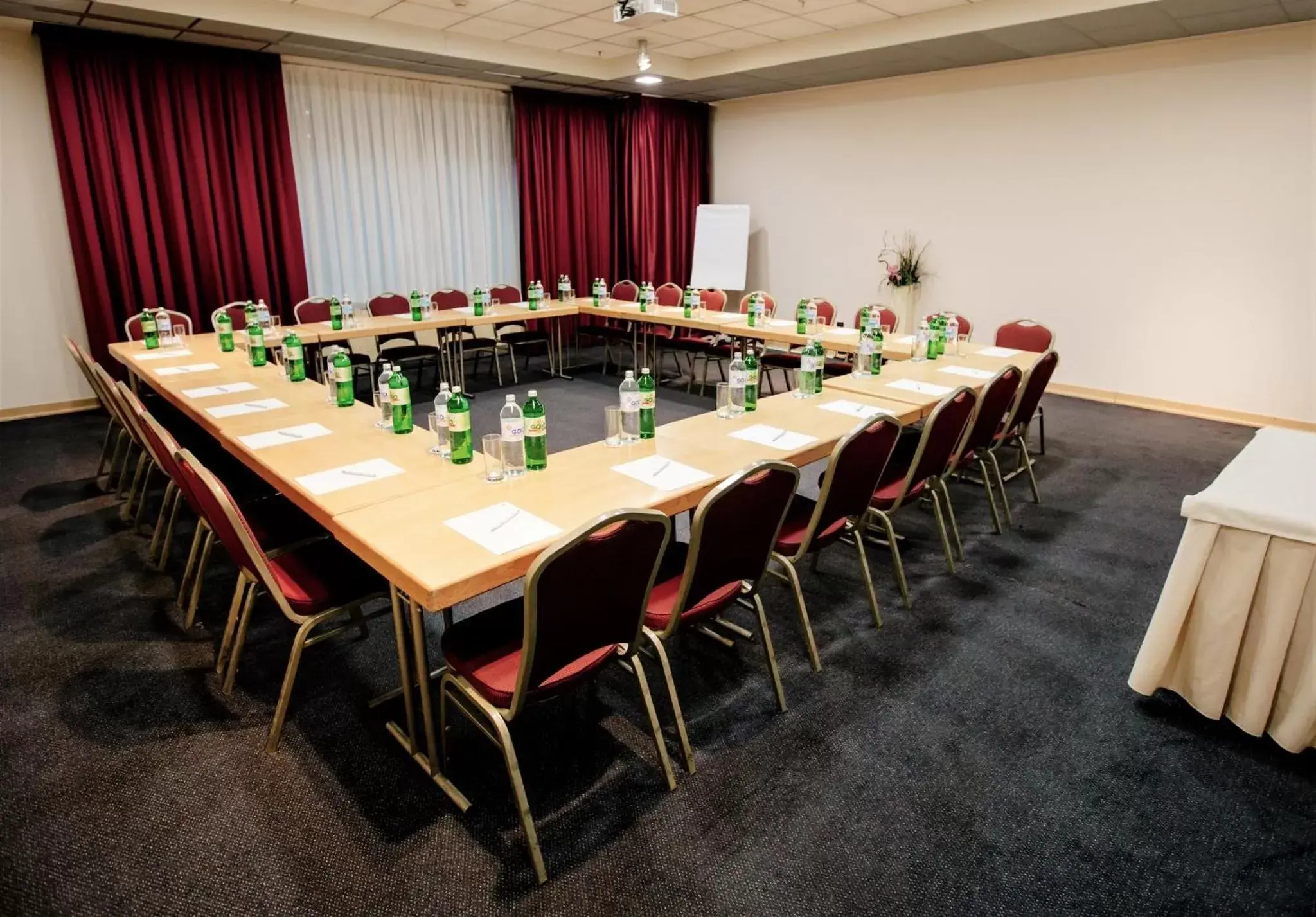 Meeting/conference room in Holiday Inn Belgrade, an IHG Hotel