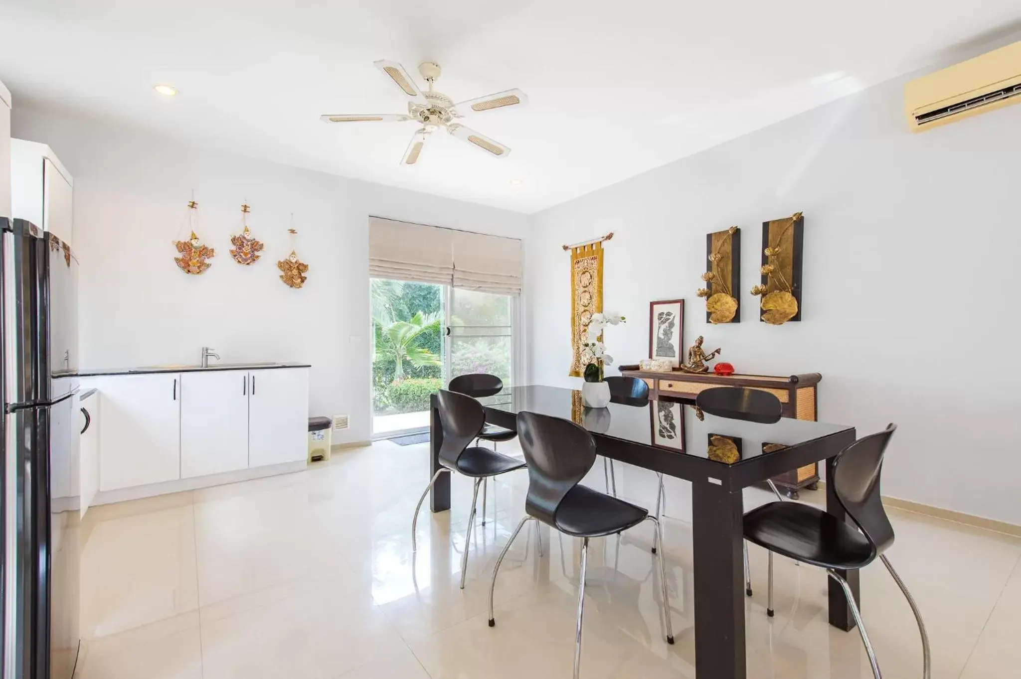 Dining Area in The Beach Village Resort