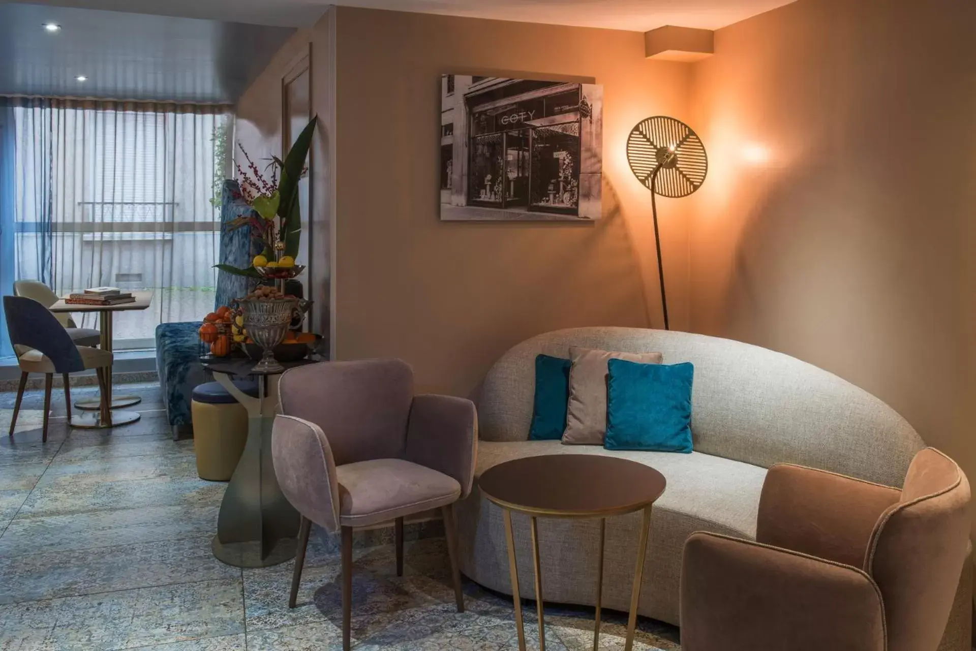 Seating Area in Hôtel Mercure Paris Suresnes Longchamp