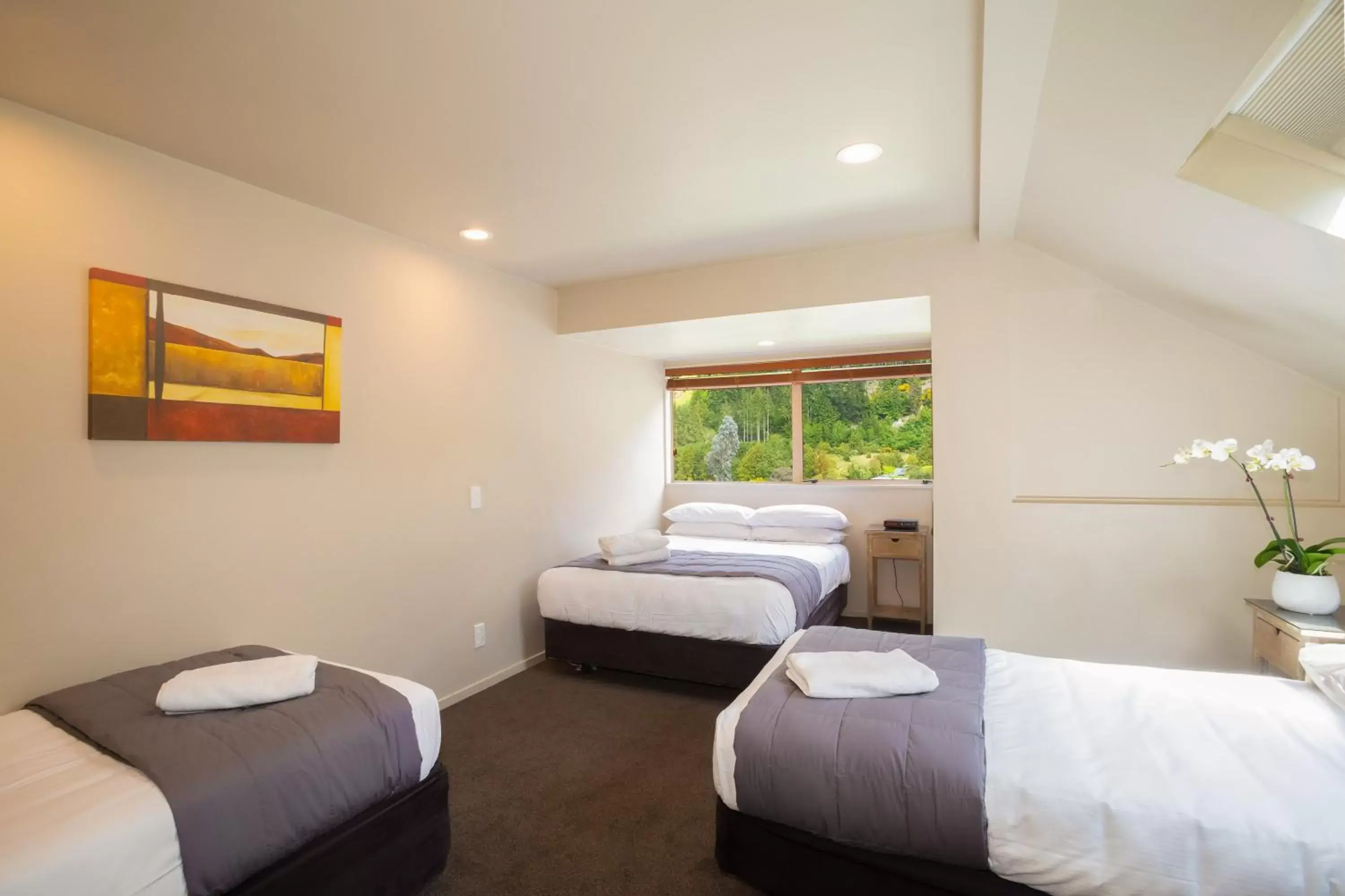 Bedroom, Bed in Cranbury Court Apartments