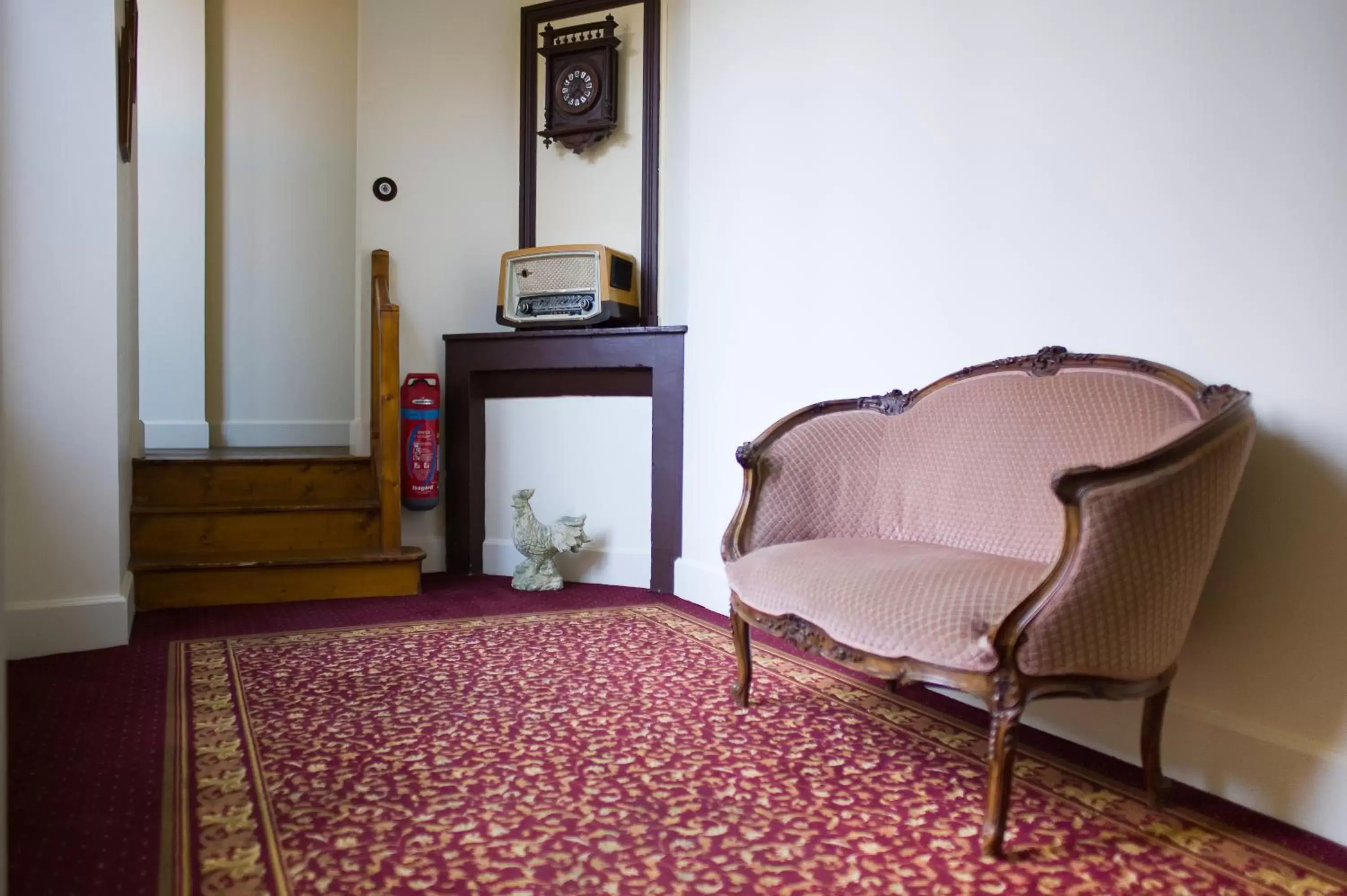 Living room, Seating Area in Hostellerie du Coq d'Or