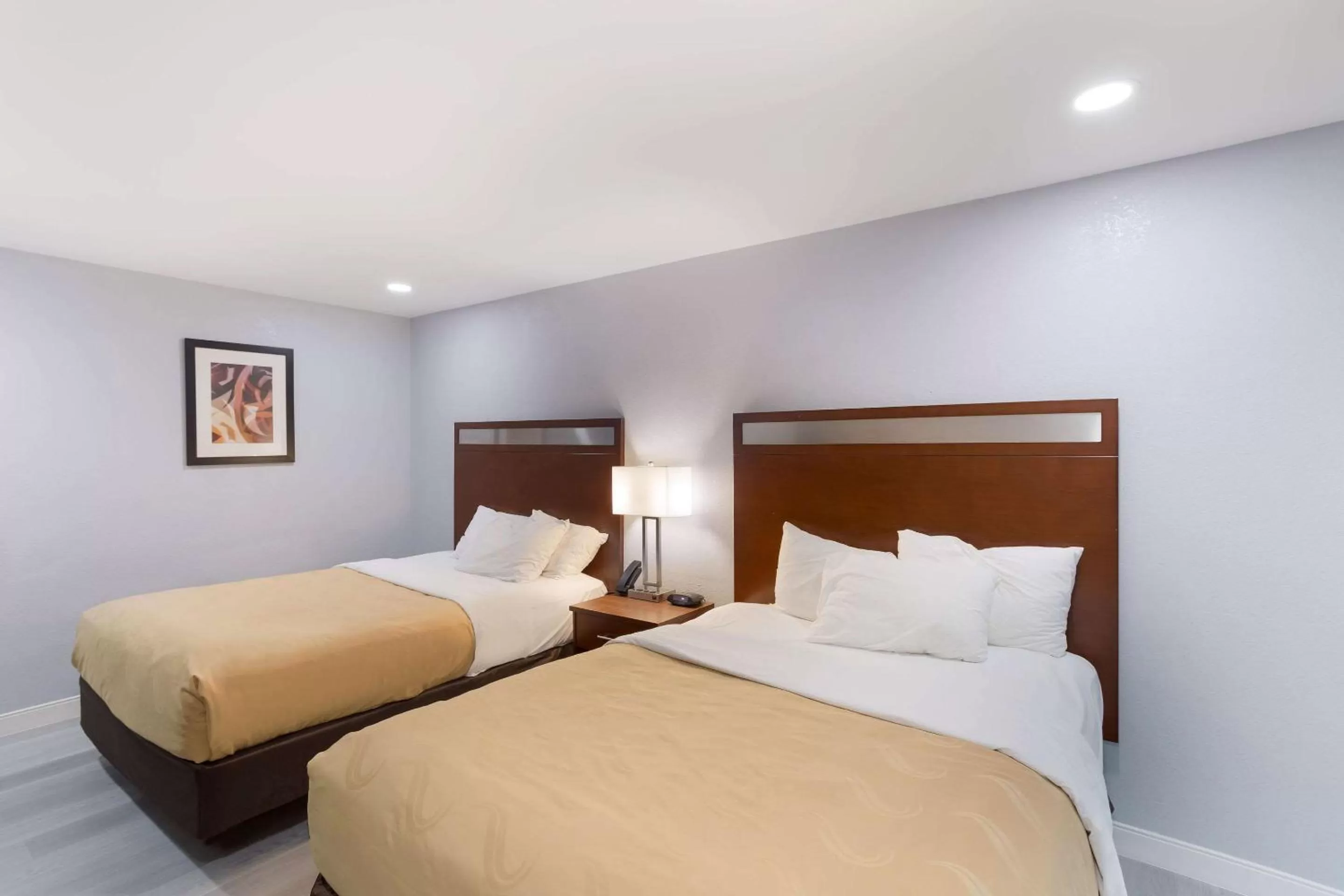 Bedroom, Bed in Quality Inn Redding near I-5