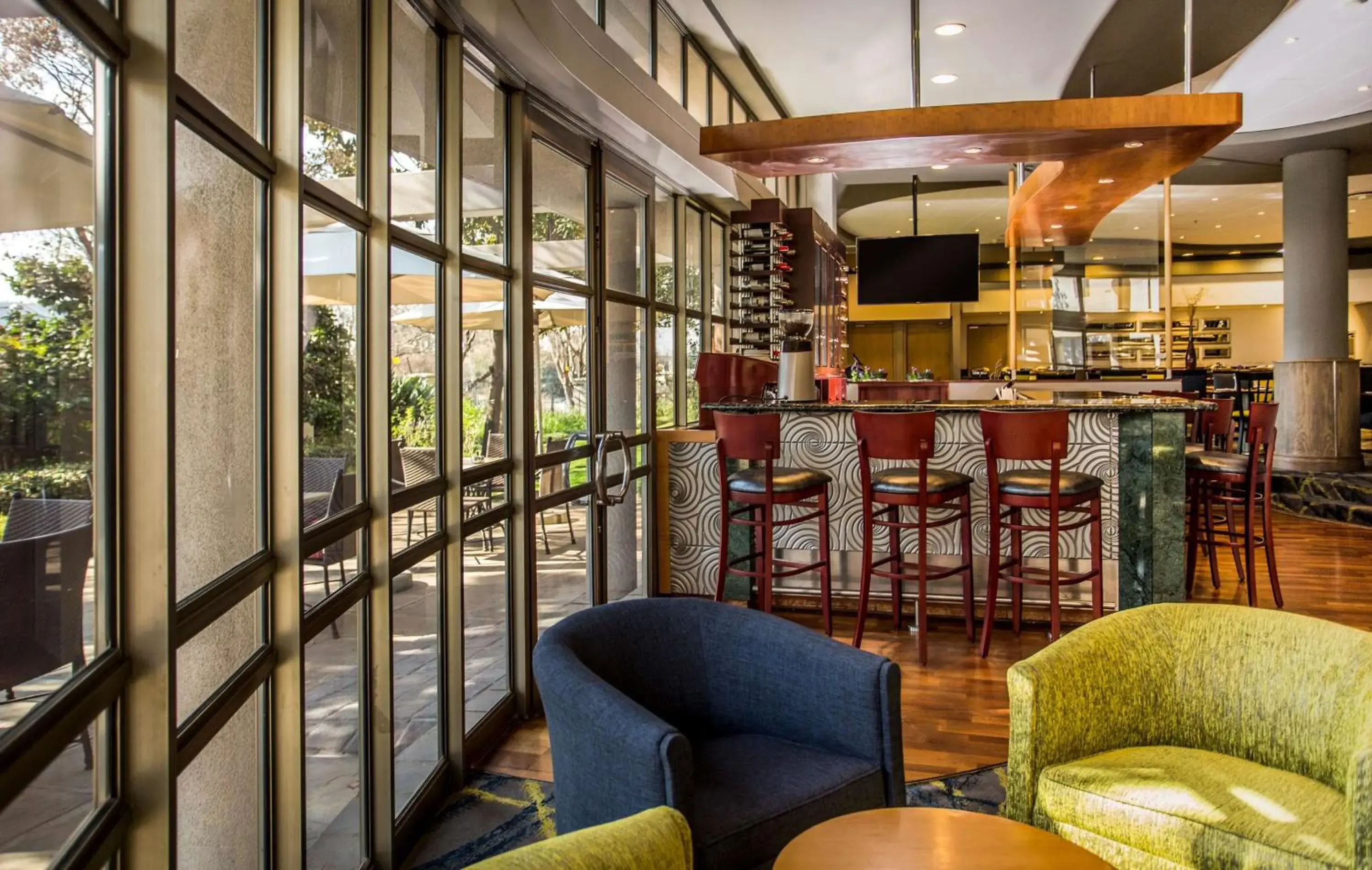 Lounge or bar in Garden Court Eastgate Lounge or bar in Garden Court Eastgate