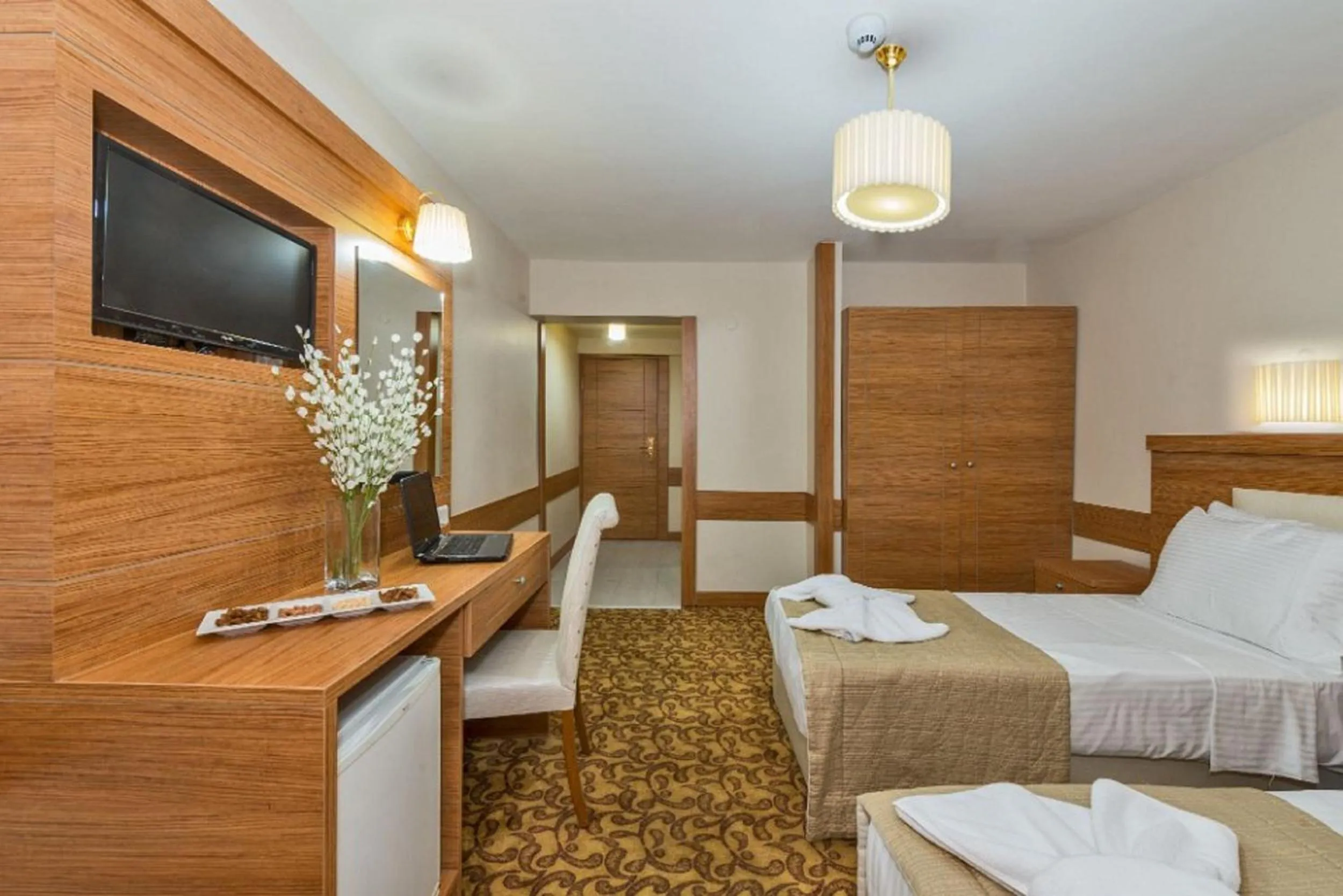 Massage, TV/Entertainment Center in Selenay Hotel