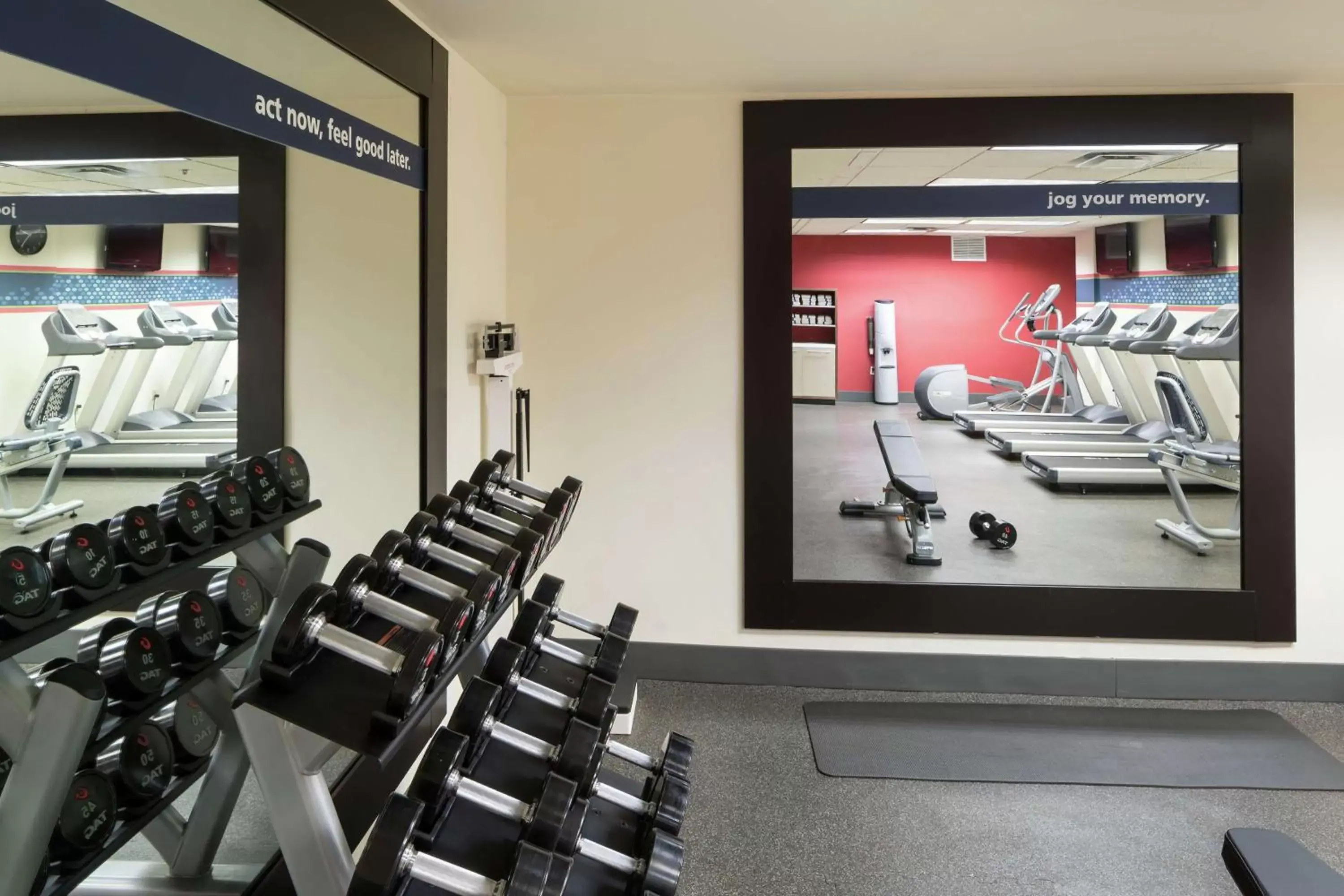 Fitness centre/facilities in Hampton Inn & Suites Atlanta-Downtown Fitness centre/facilities in Hampton Inn & Suites Atlanta-Downtown