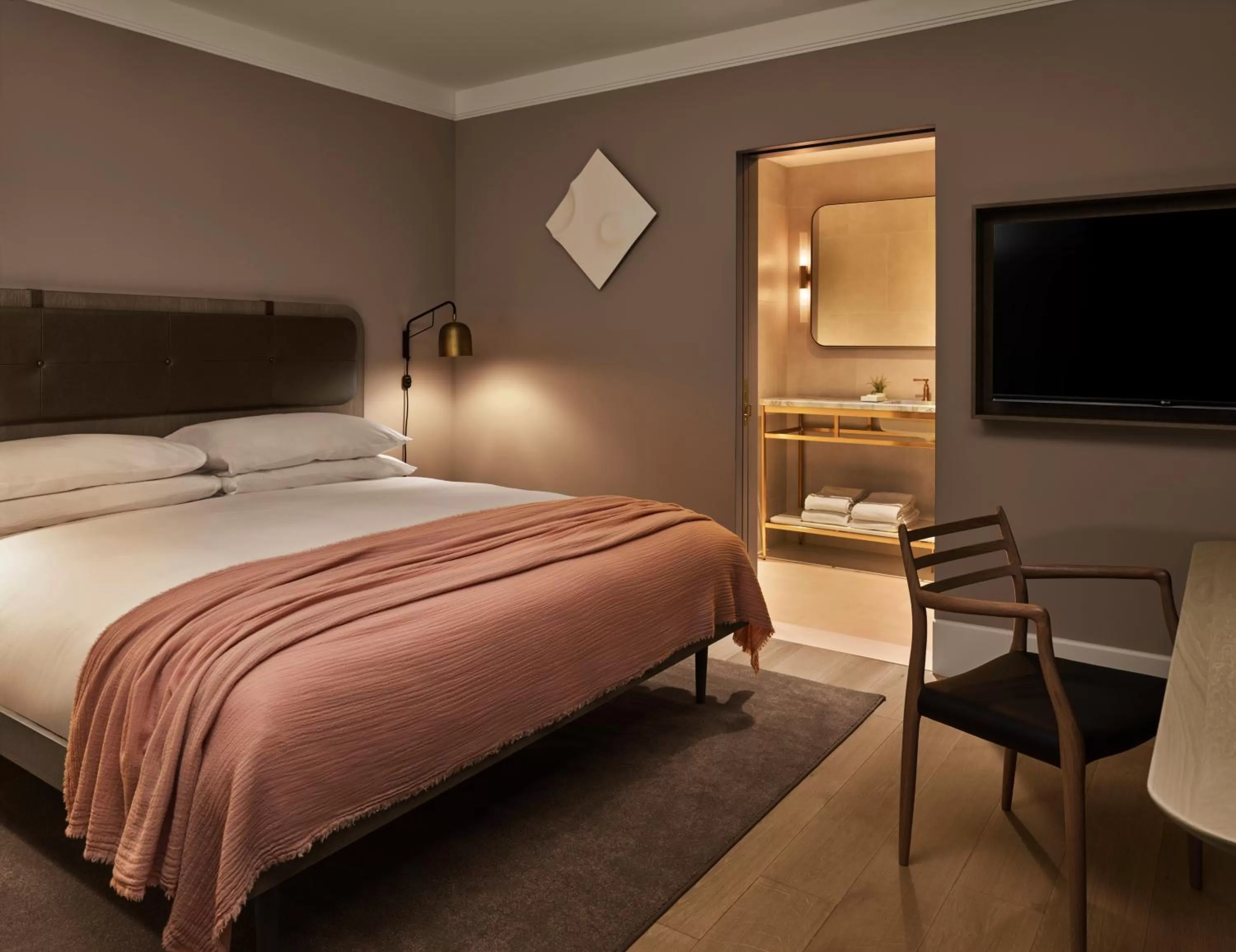 Bedroom, Bed in 11 Howard, New York, a Member of Design Hotels