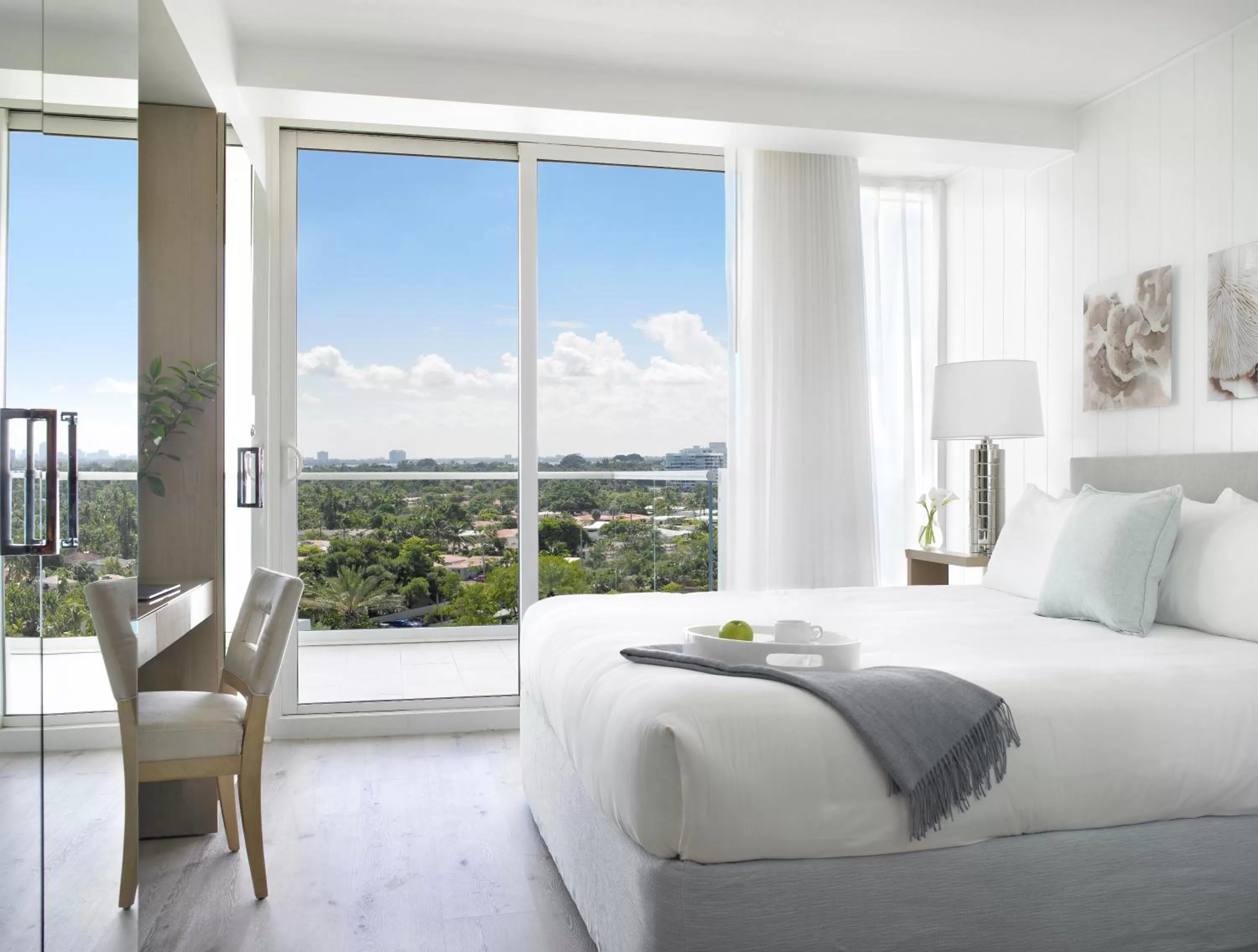 City view, Bed in Grand Beach Hotel Surfside