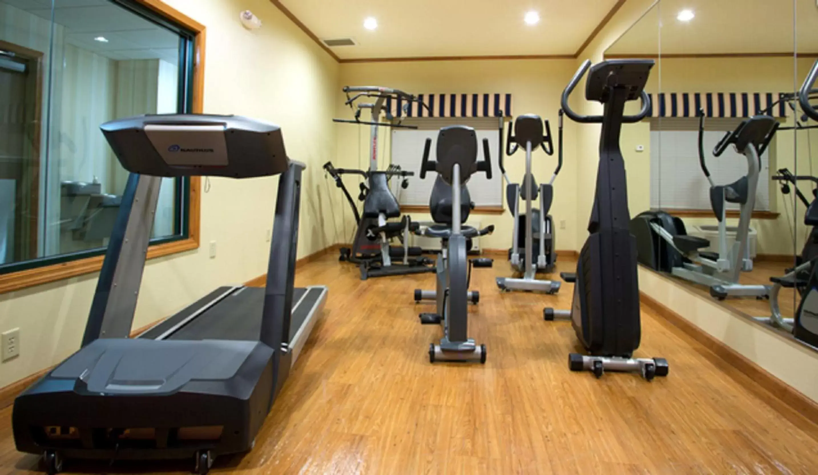 Fitness centre/facilities, Fitness Center/Facilities in Country Inn & Suites by Radisson, Pineville, LA