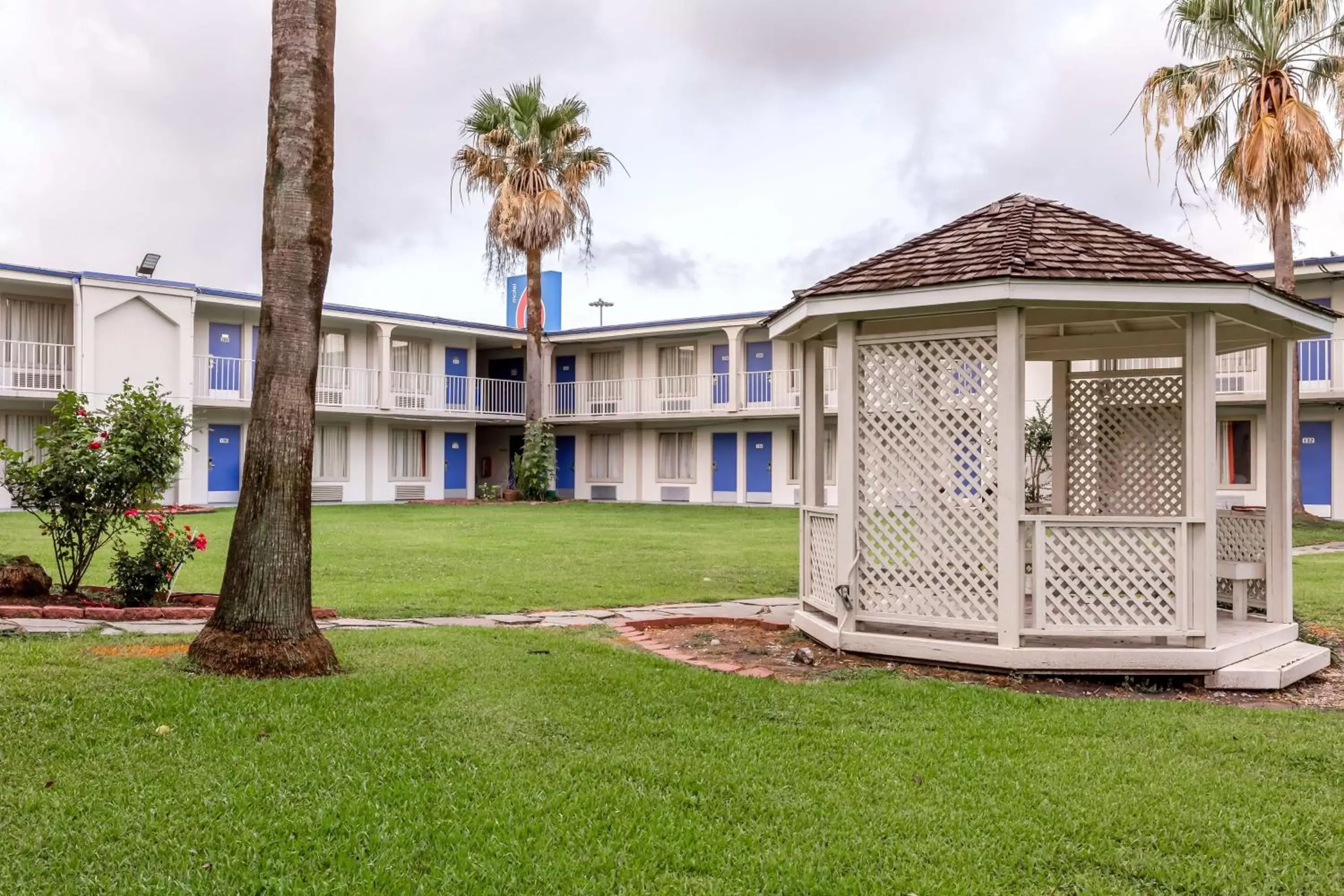 Property Building in Motel 6-Houston, TX - East