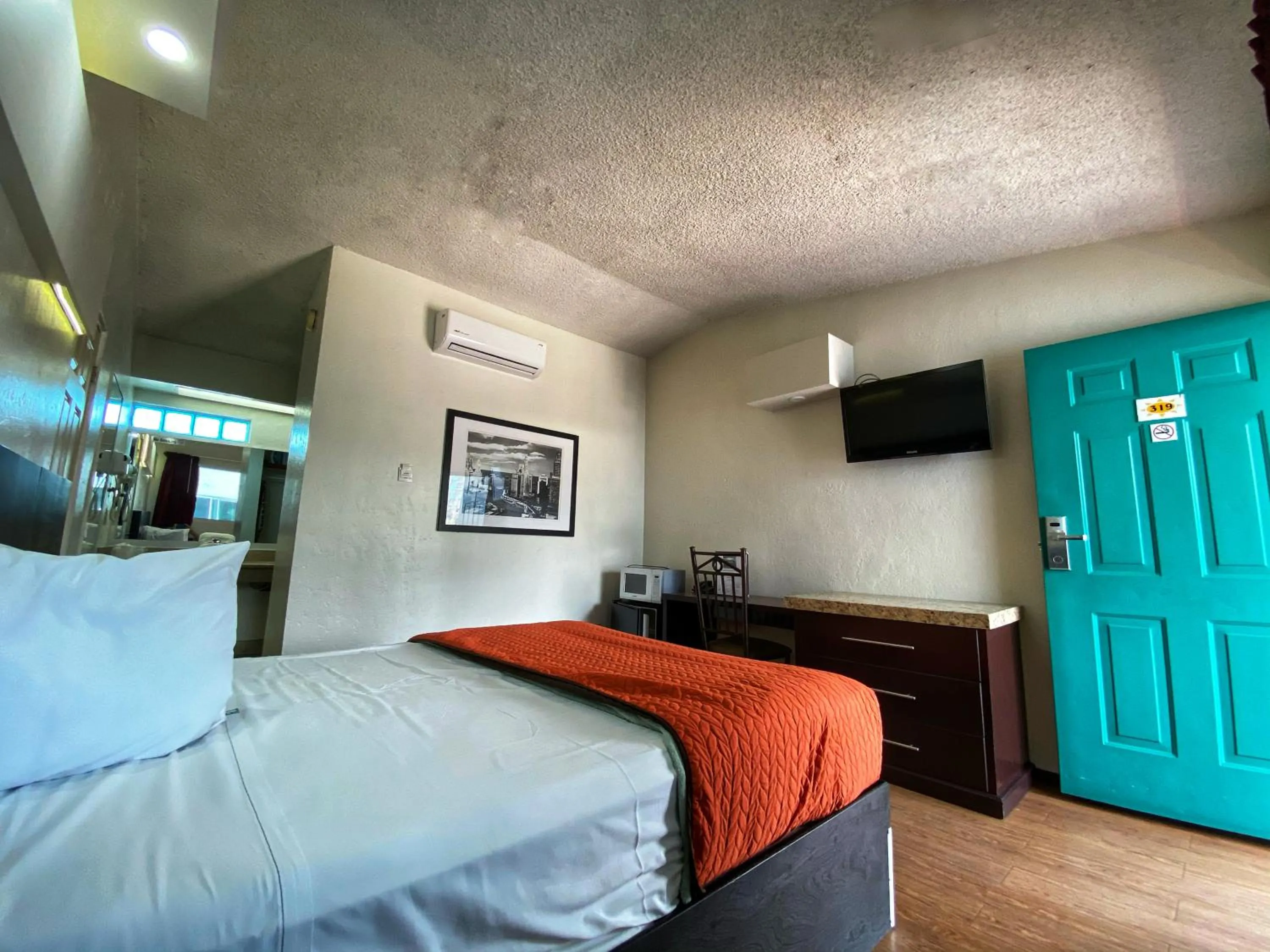 Bed in R INN de TIJUANA